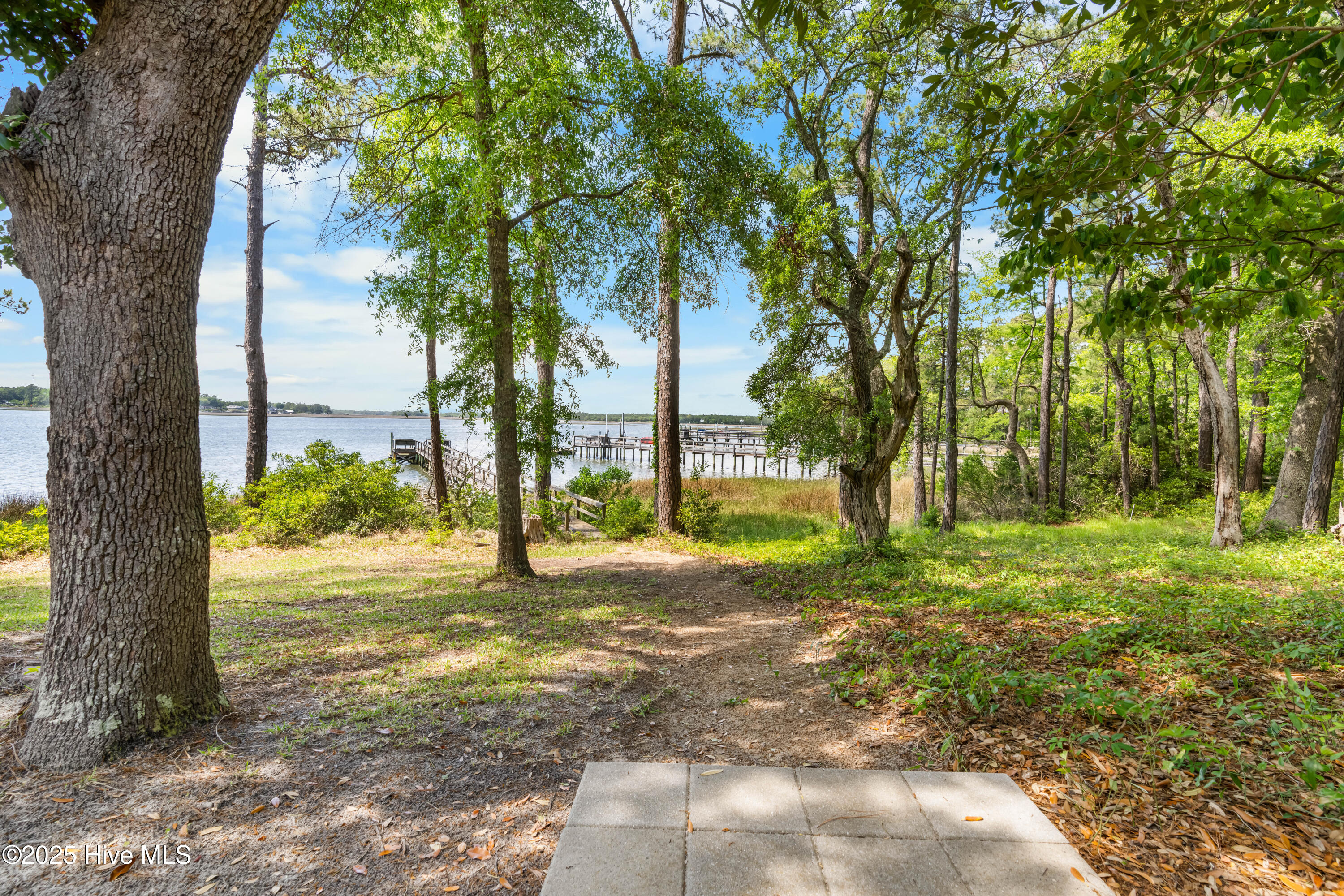 524 Admirals Court Property Photo 15