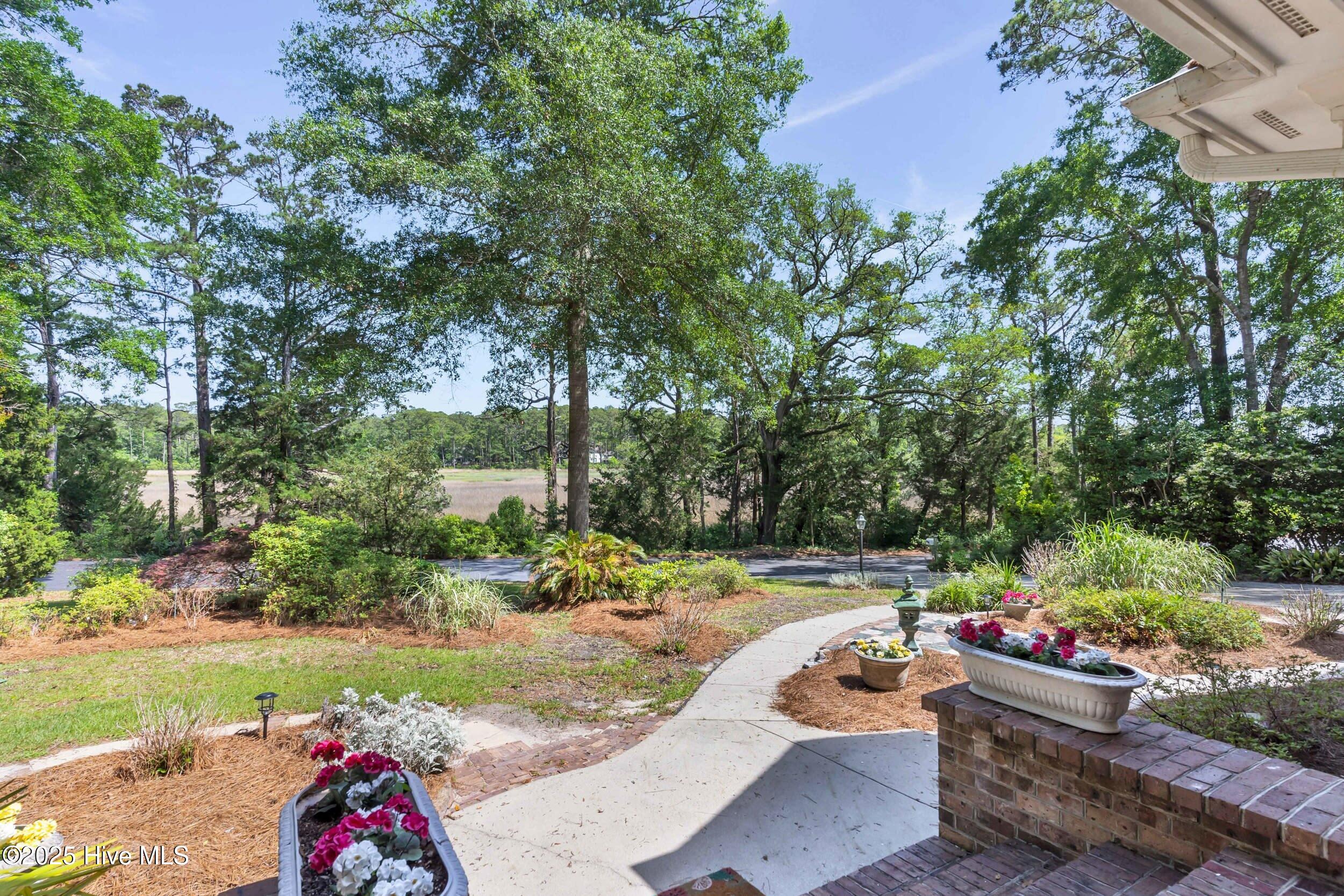 524 Admirals Court Property Photo 23