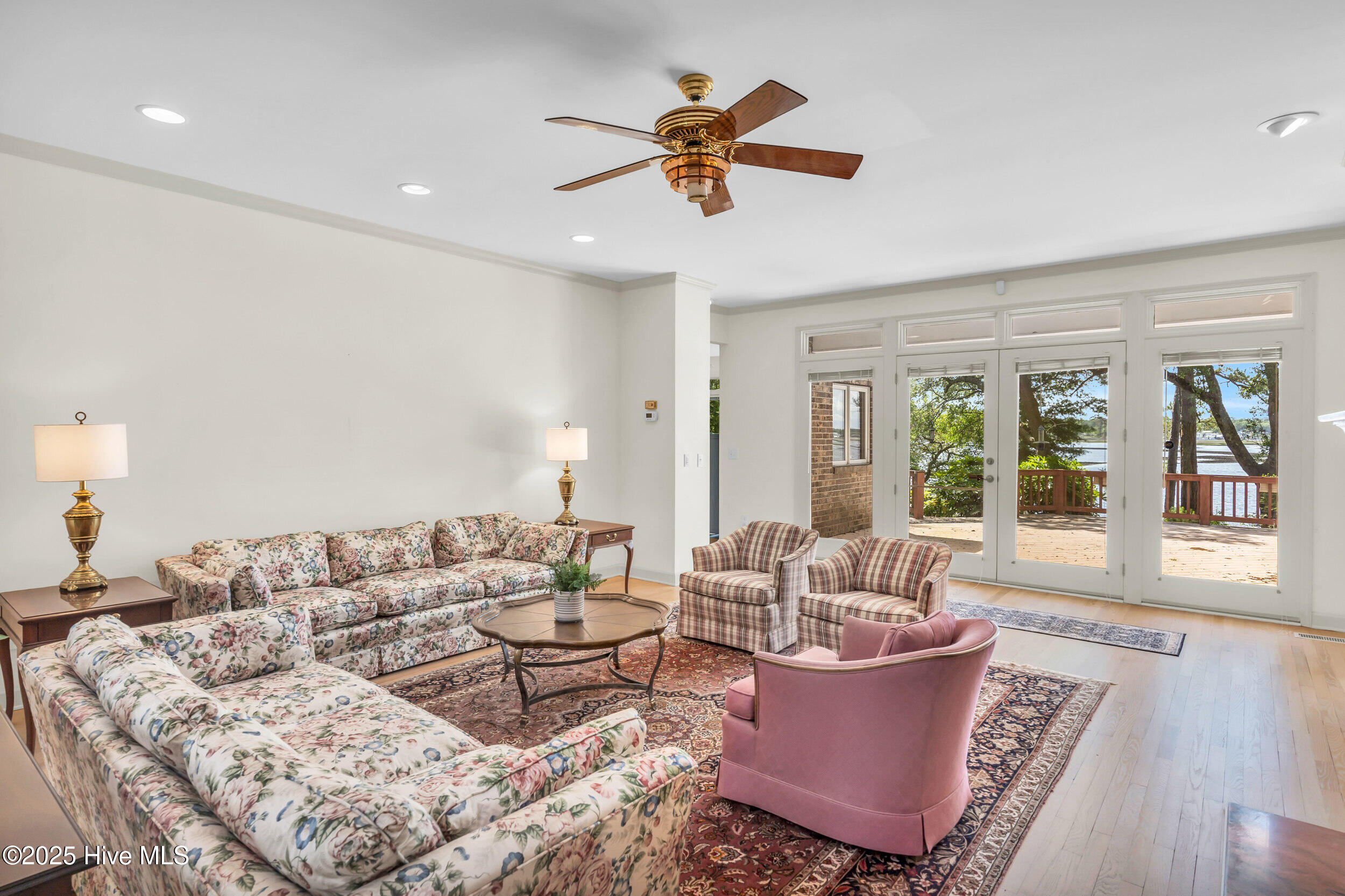524 Admirals Court Property Photo 27