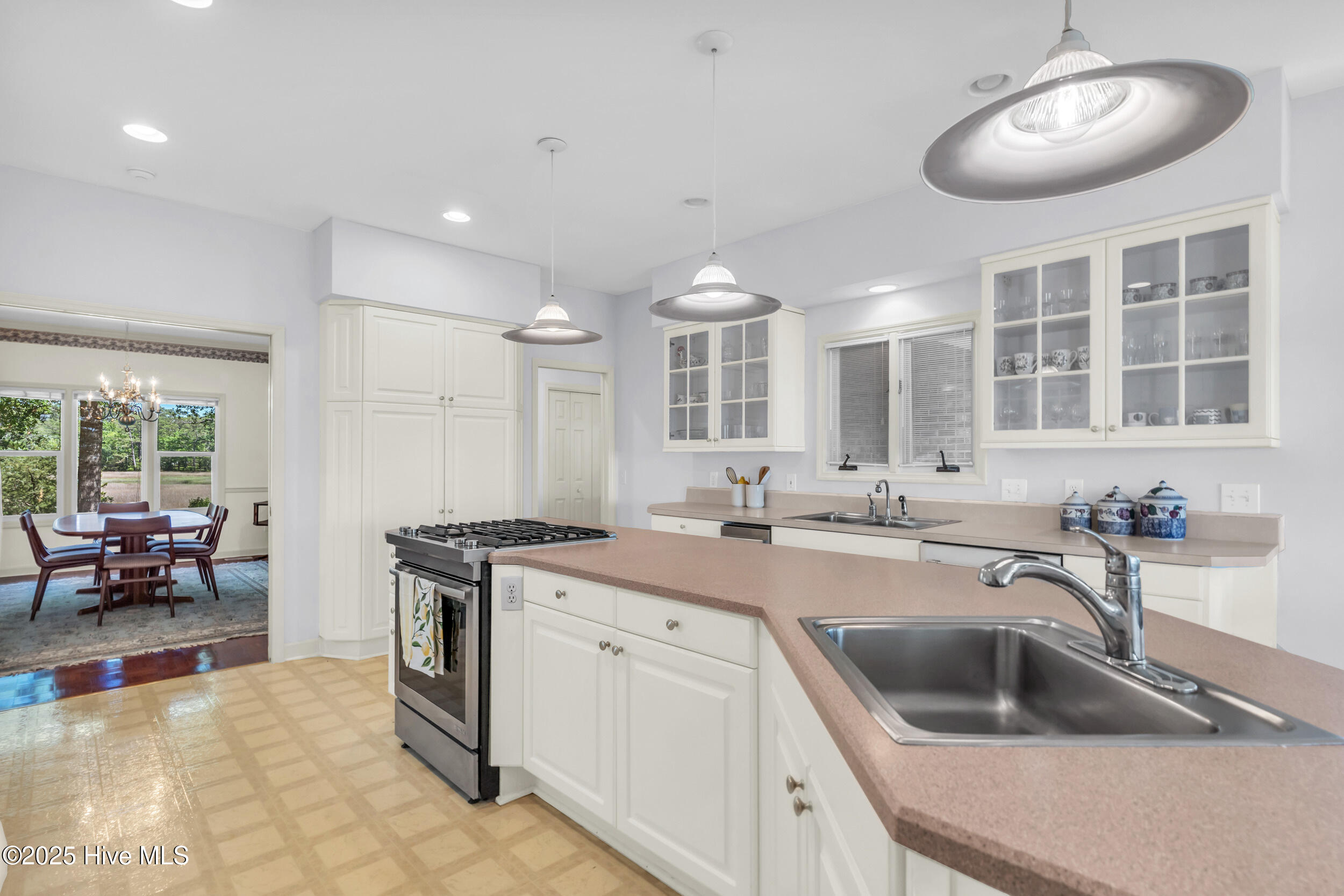 524 Admirals Court Property Photo 32
