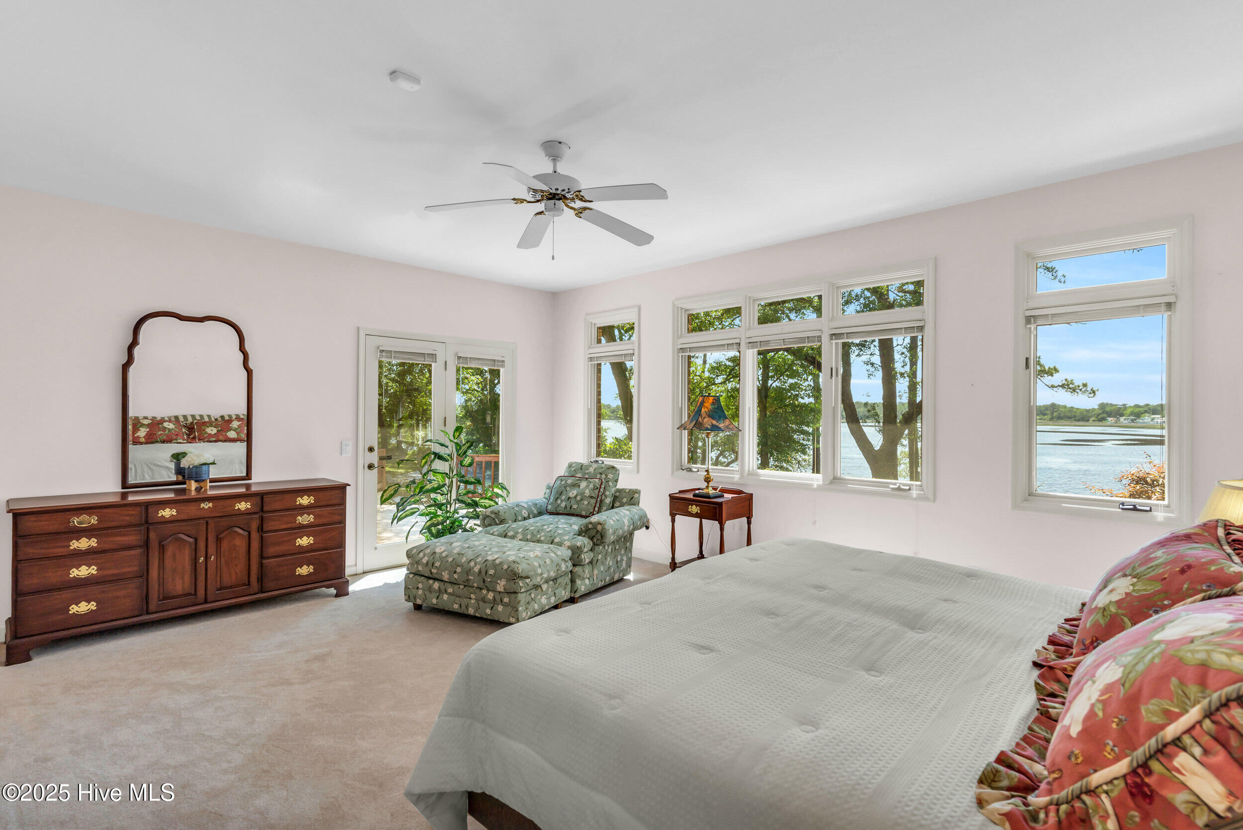 524 Admirals Court Property Photo 43
