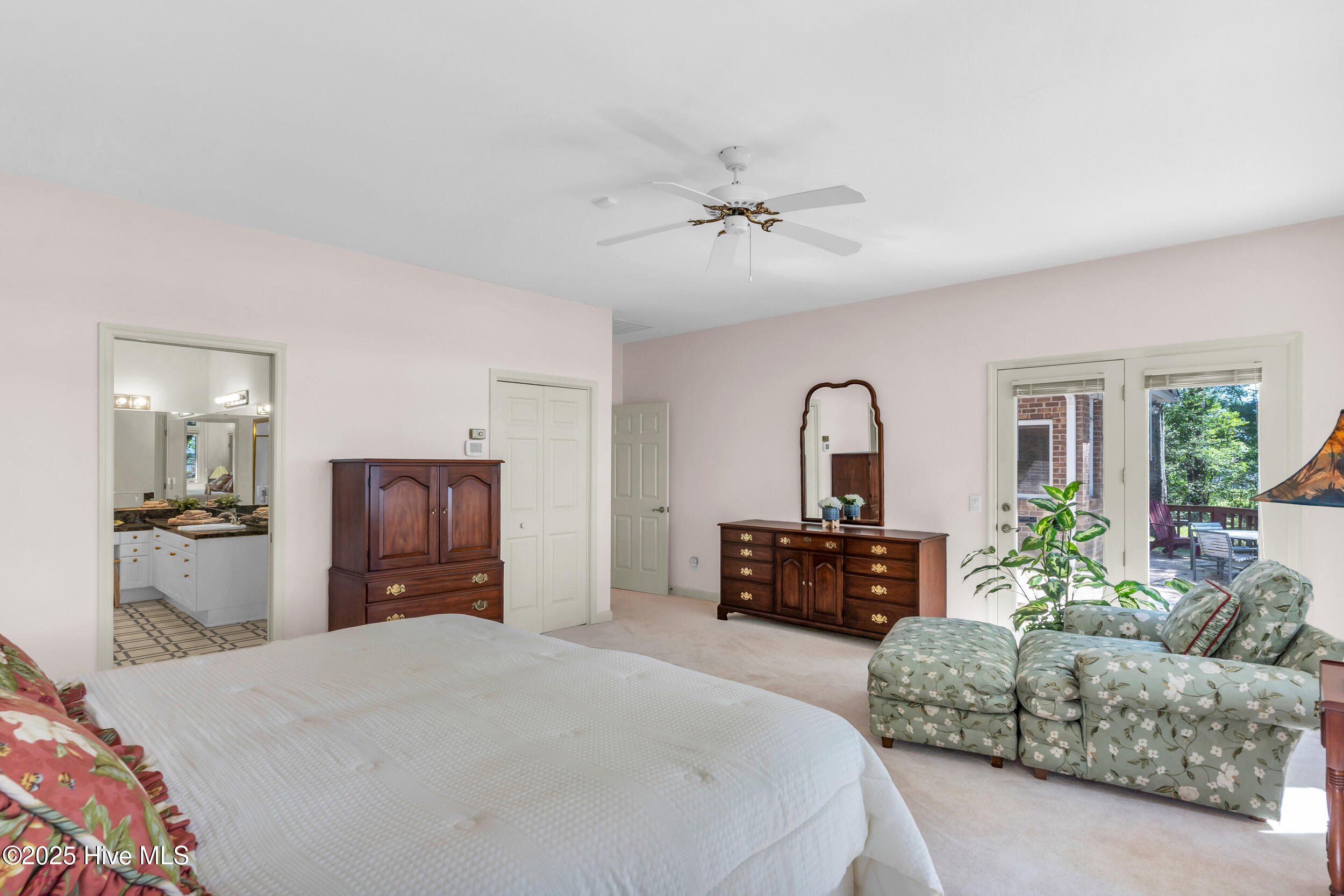 524 Admirals Court Property Photo 45