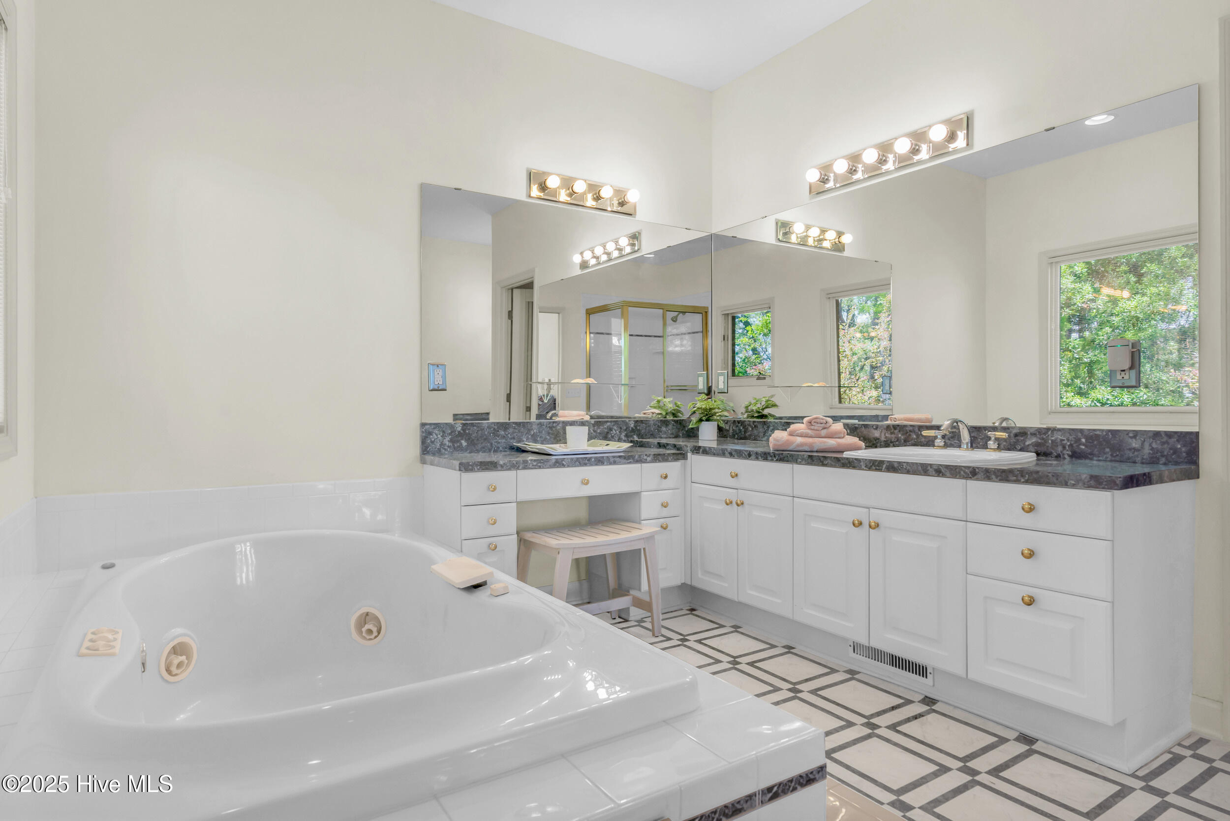 524 Admirals Court Property Photo 47
