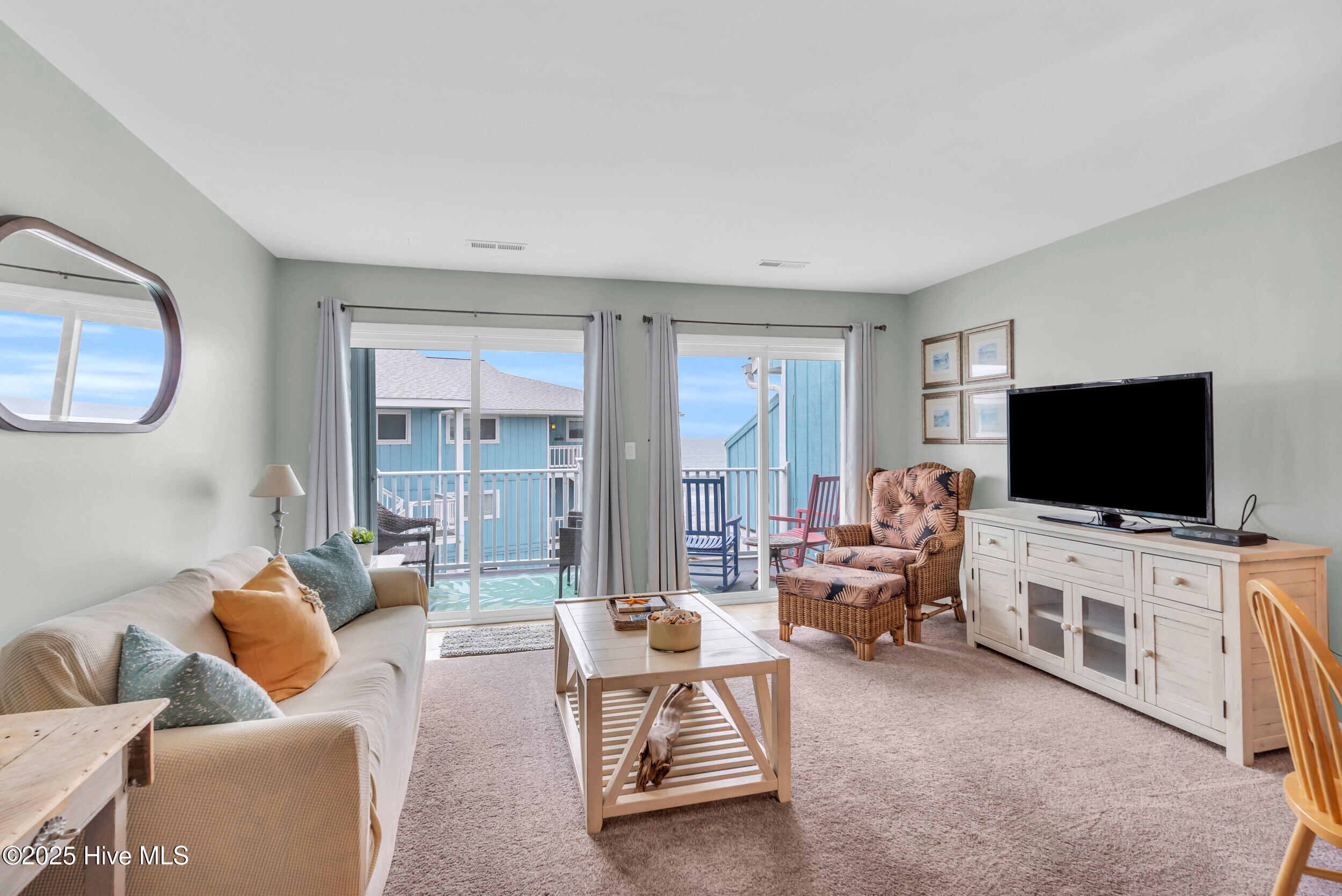 1437 Fort Fisher Boulevard Unit J3 Property Photo 5
