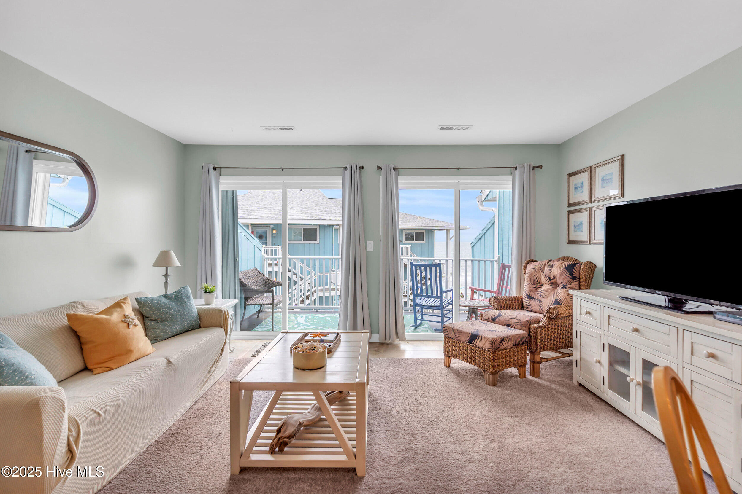 1437 Fort Fisher Boulevard Unit J3 Property Photo 6