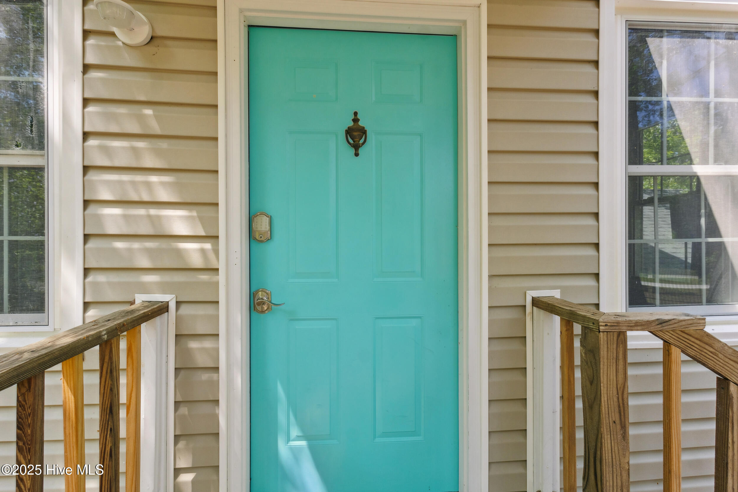 975 River Bend Drive Property Photo 4