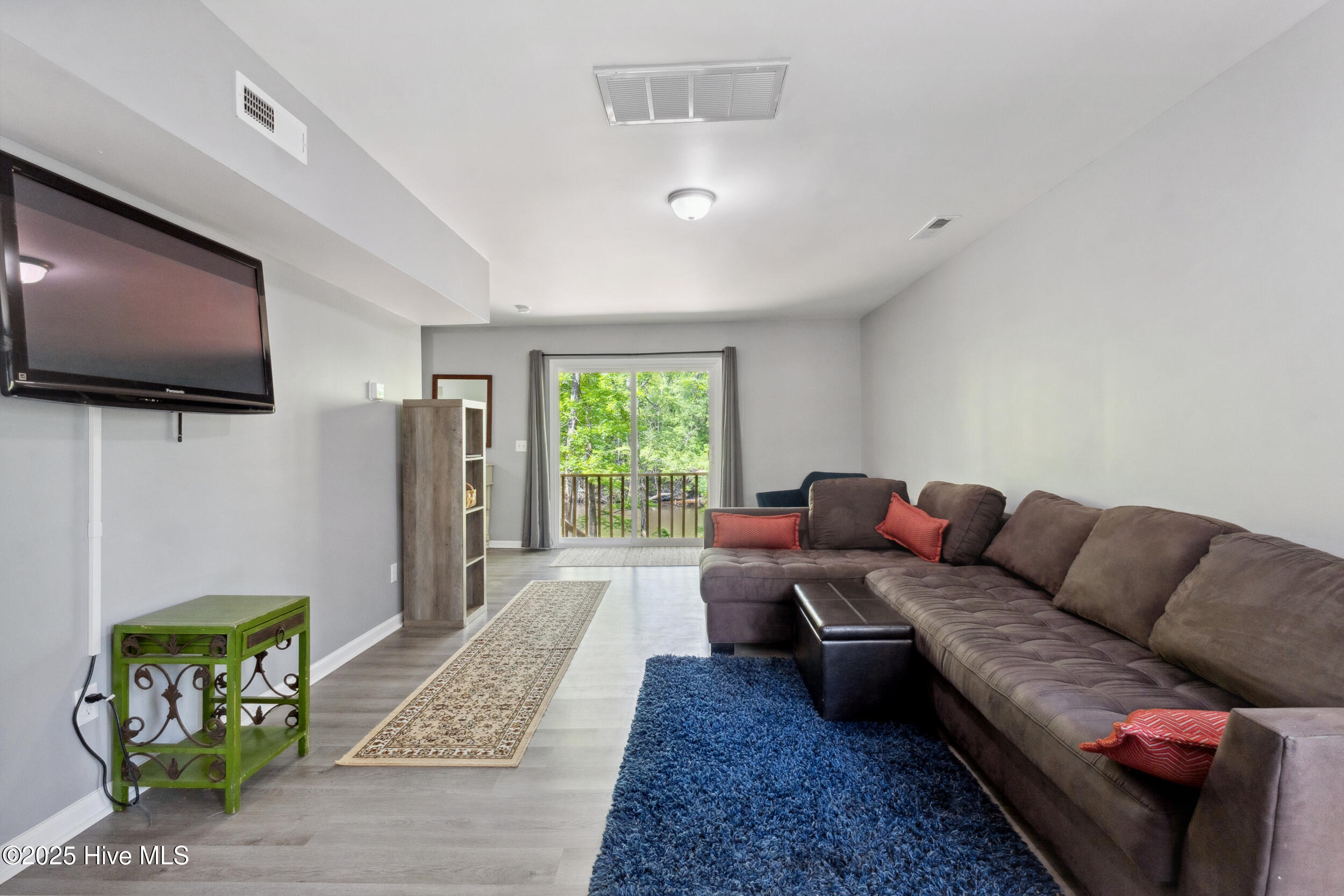 975 River Bend Drive Property Photo 6