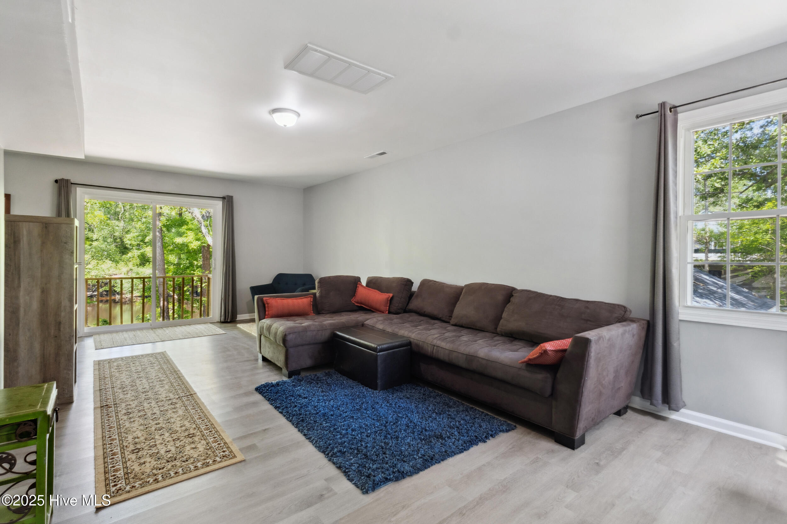 975 River Bend Drive Property Photo 7