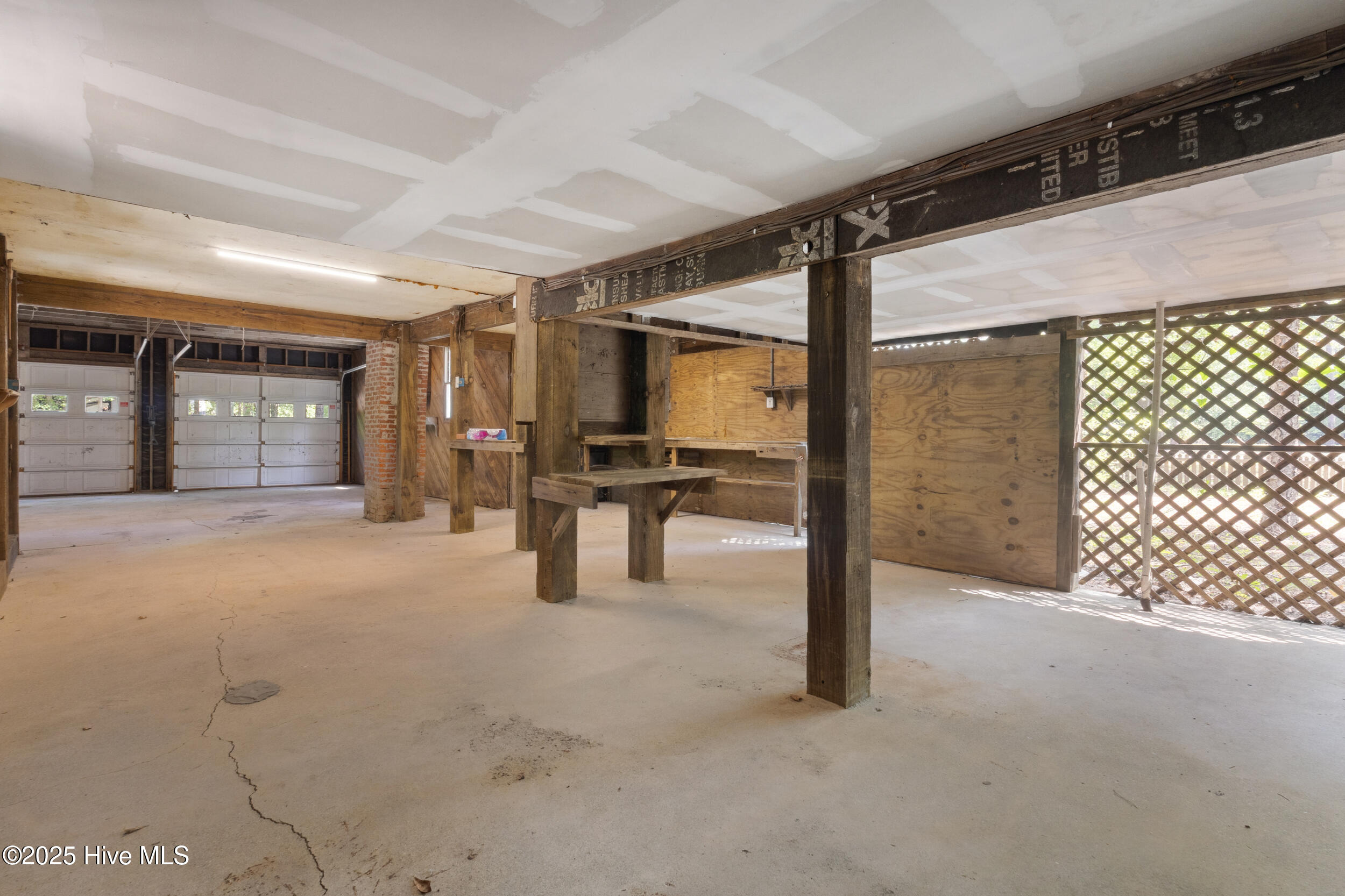 975 River Bend Drive Property Photo 32