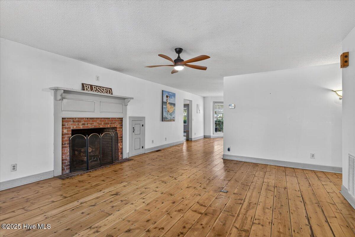 645 Boundaryline Drive Property Photo 4