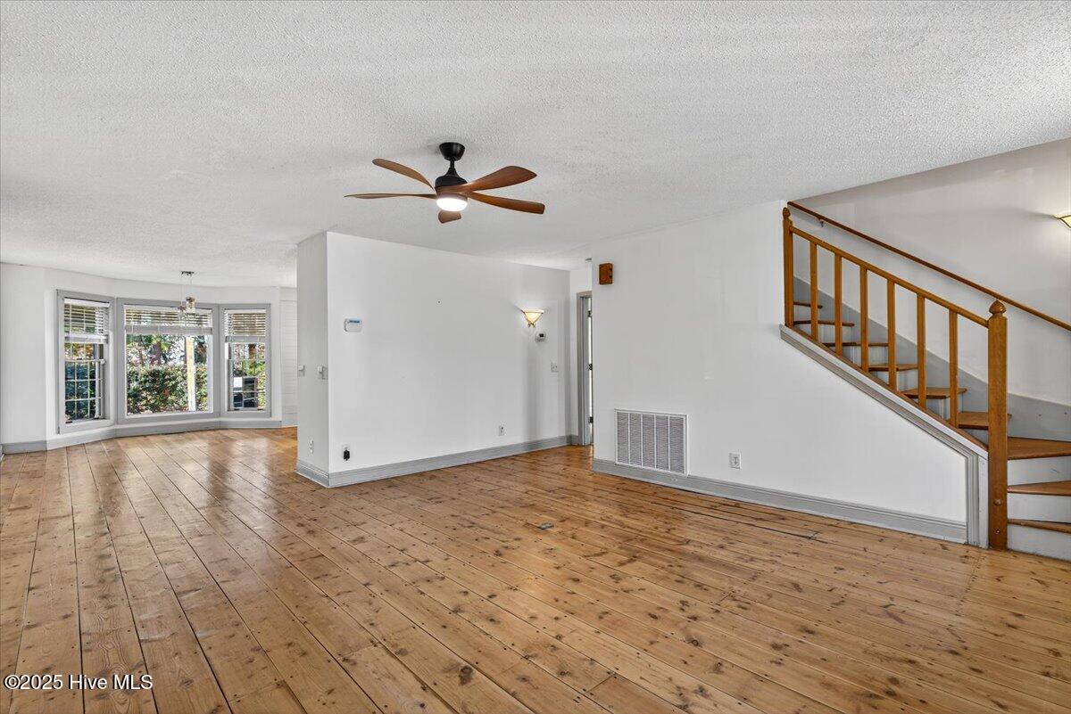 645 Boundaryline Drive Property Photo 5