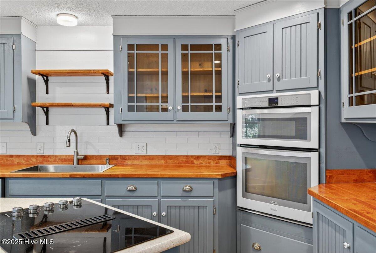 645 Boundaryline Drive Property Photo 8