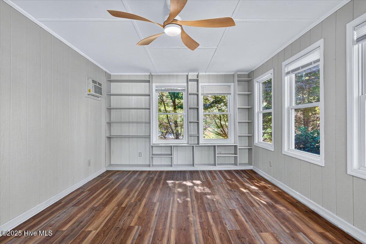 645 Boundaryline Drive Property Photo 9