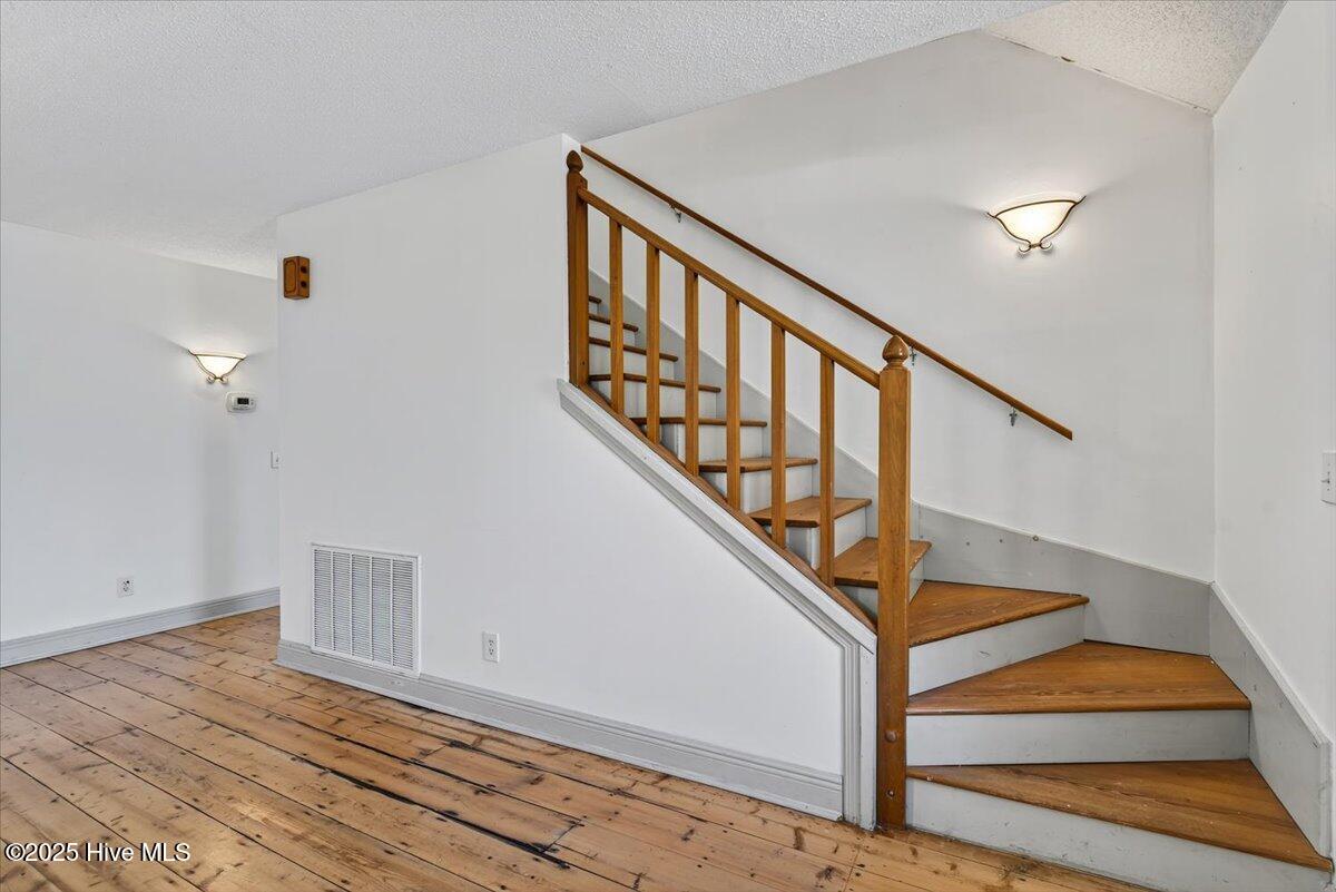 645 Boundaryline Drive Property Photo 19