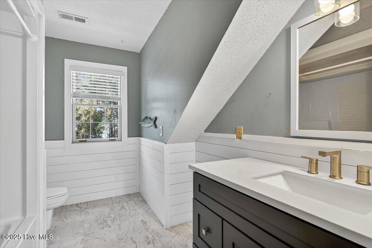 645 Boundaryline Drive Property Photo 24