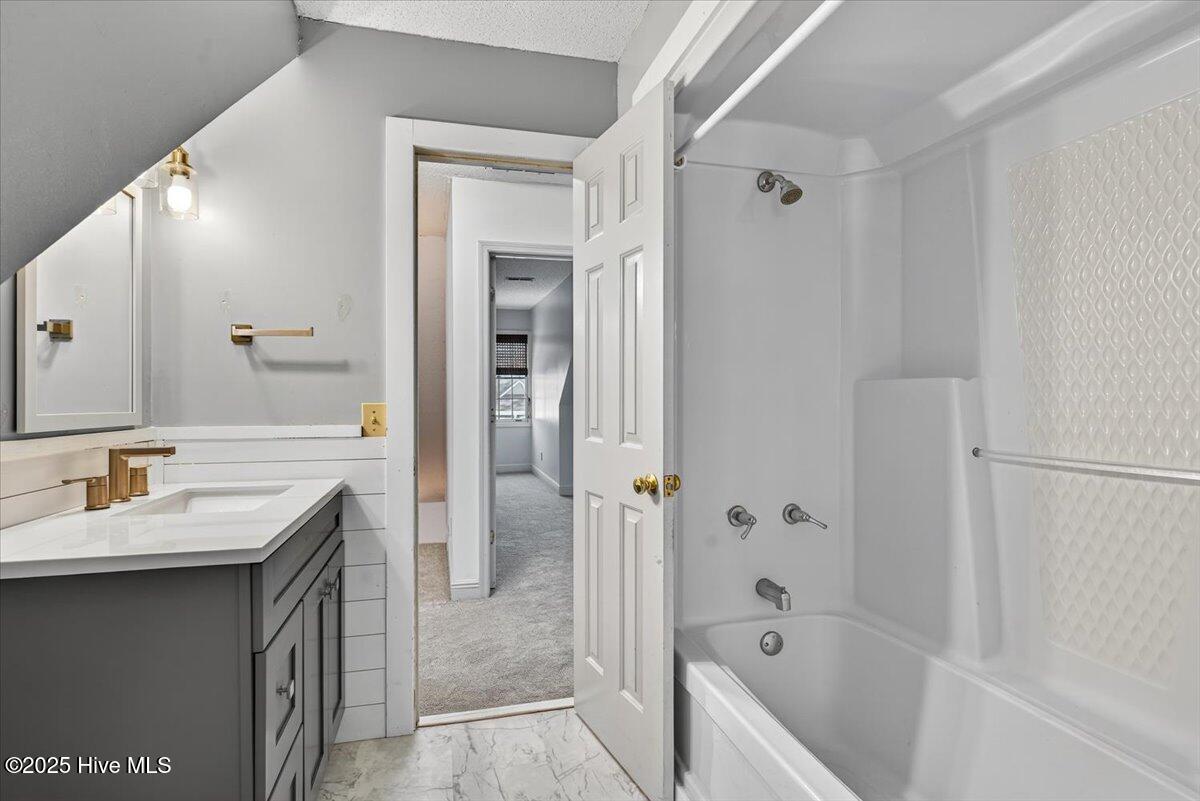 645 Boundaryline Drive Property Photo 25