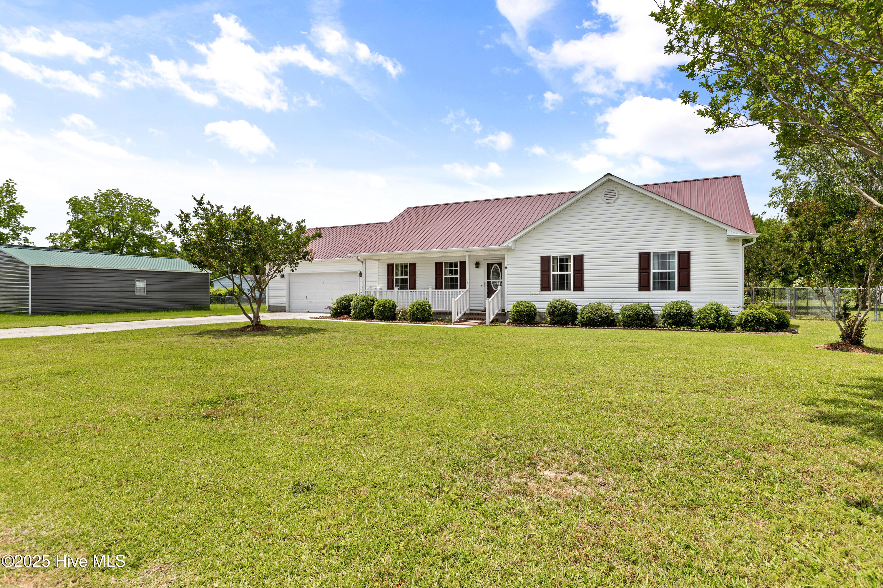 101 Esquire Drive Property Photo 2