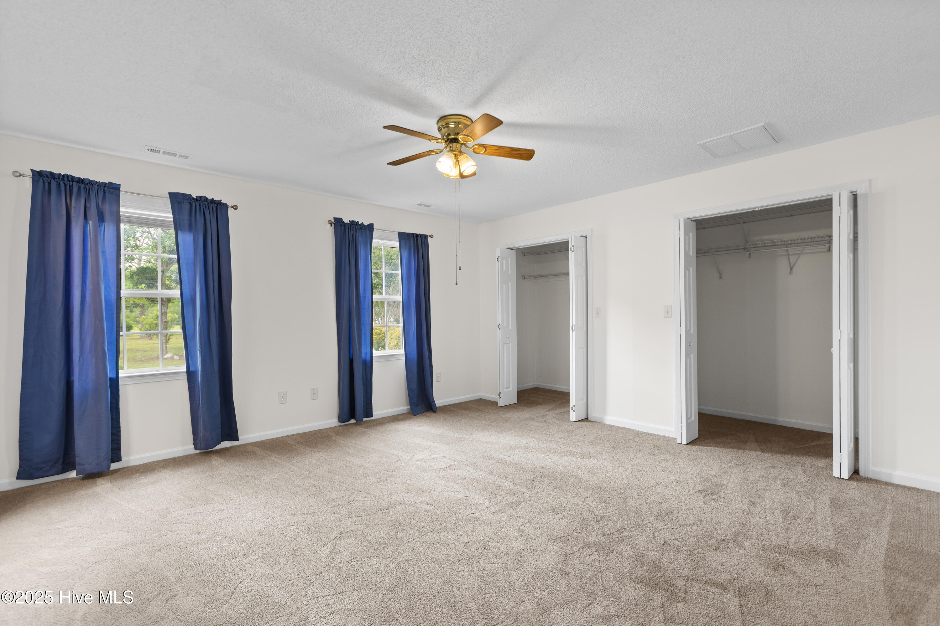 101 Esquire Drive Property Photo 8
