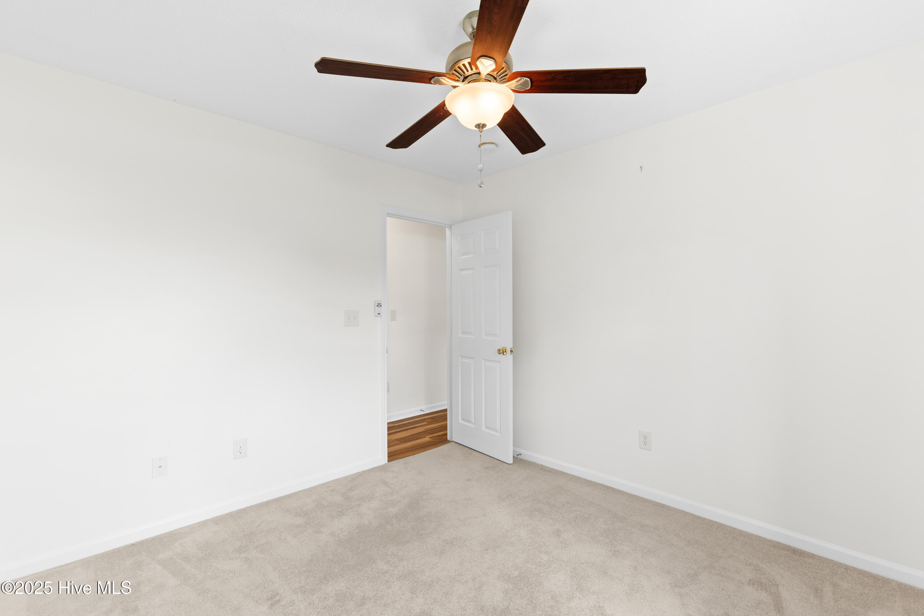 101 Esquire Drive Property Photo 12