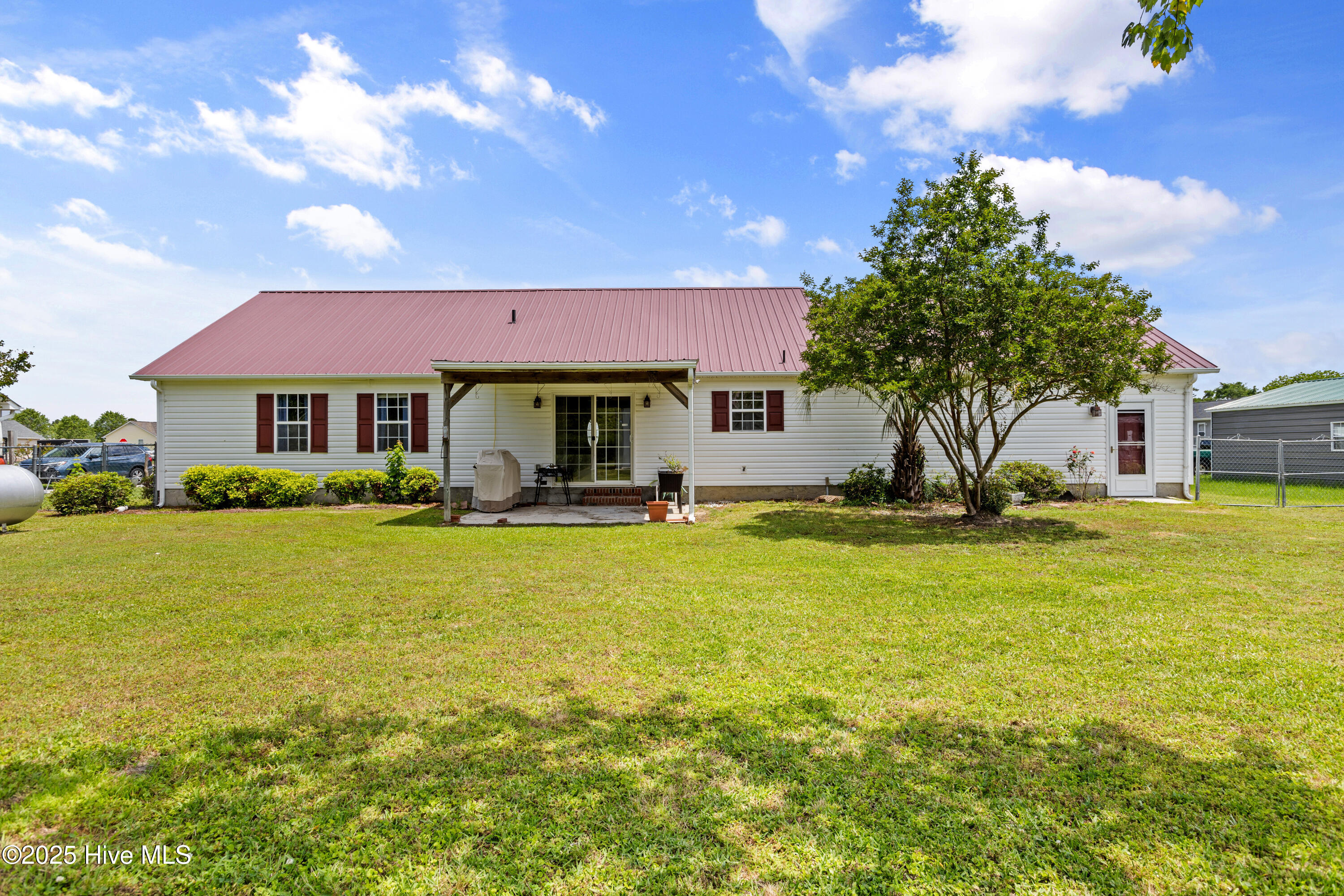 101 Esquire Drive Property Photo 15