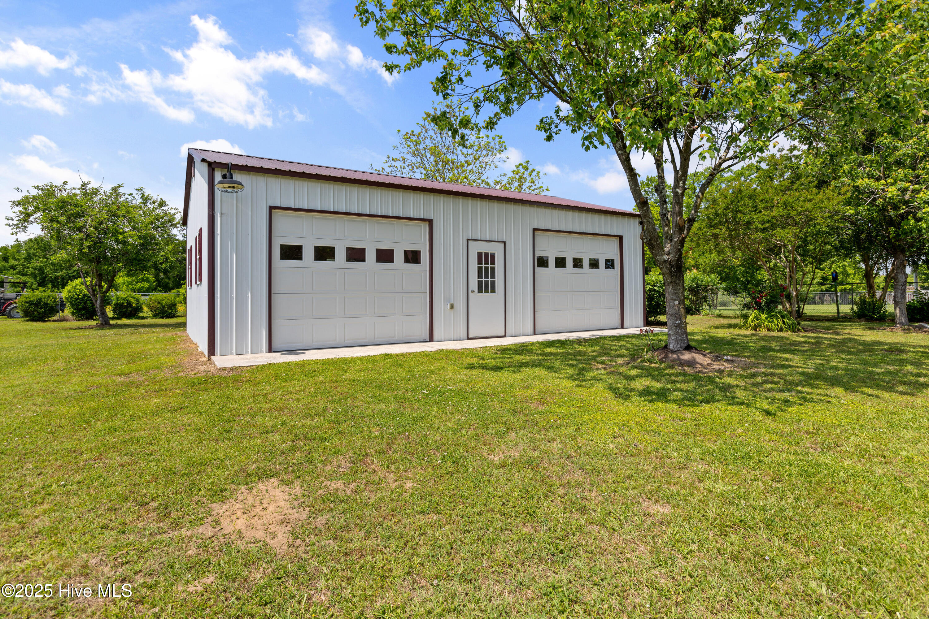 101 Esquire Drive Property Photo 18