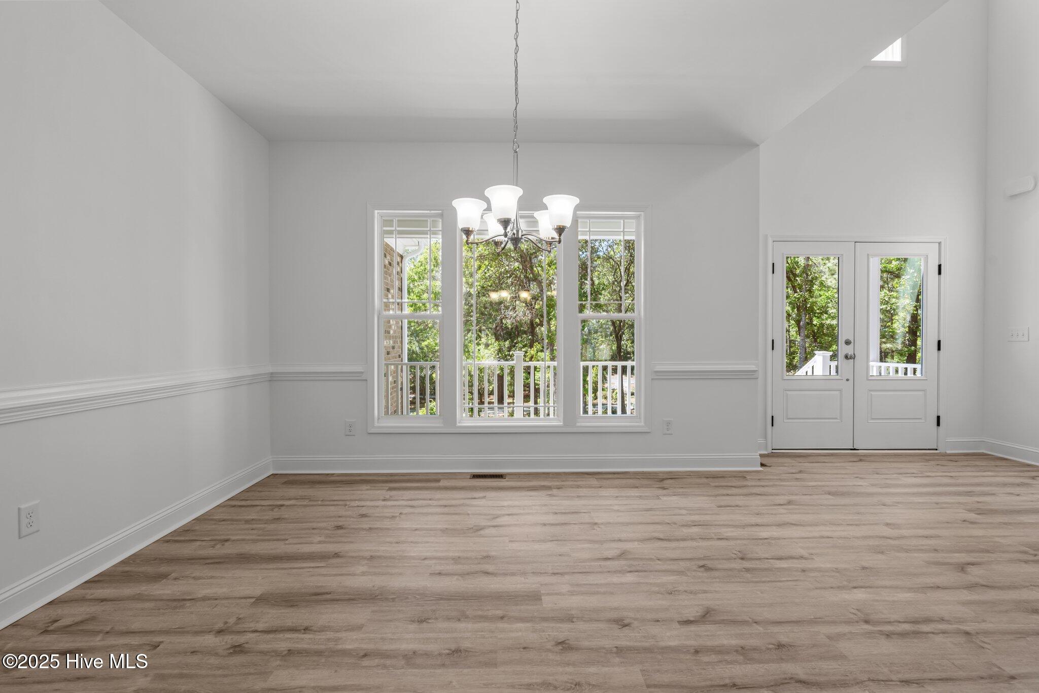 225 Lakeway Drive Property Photo 16