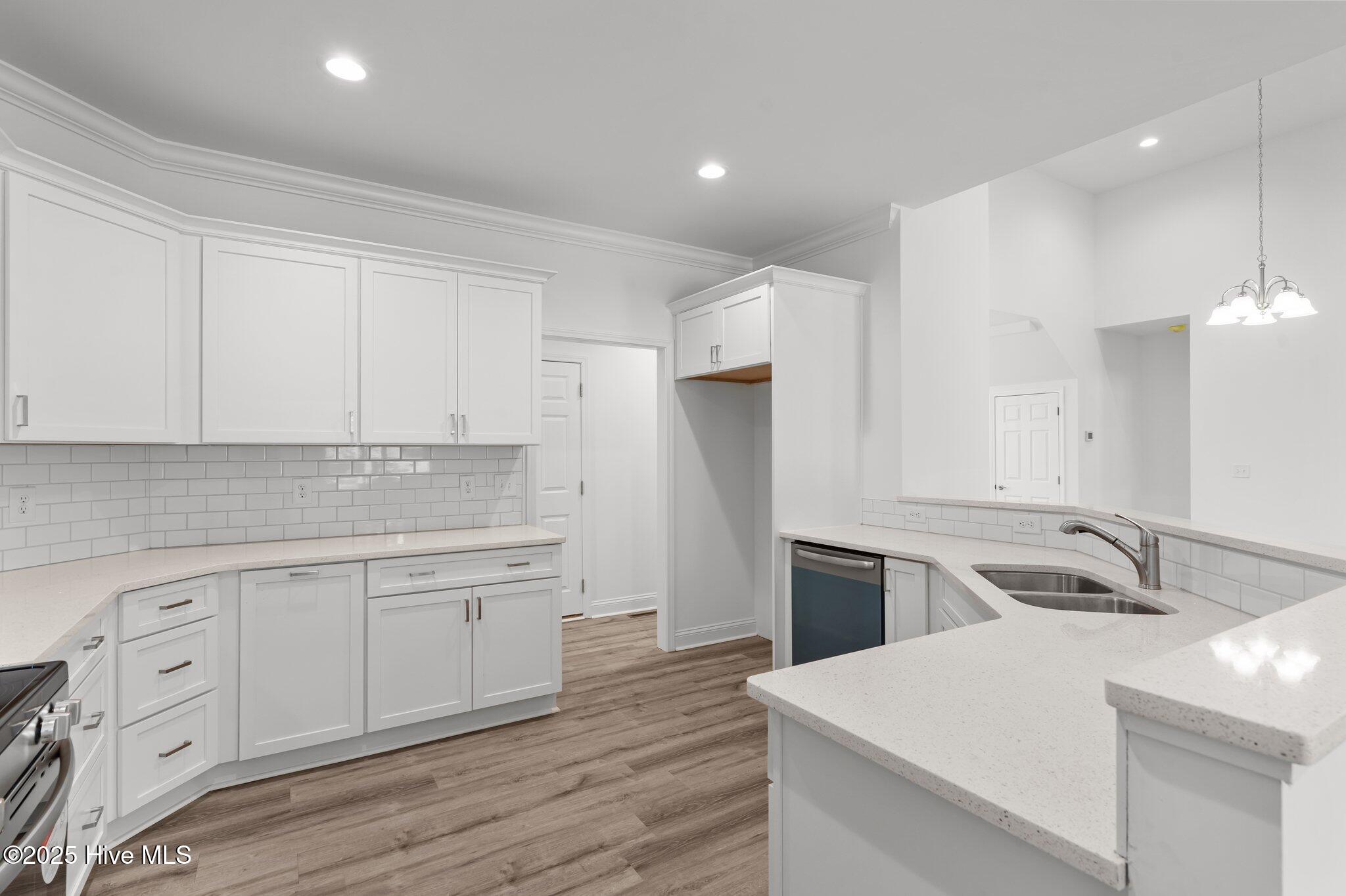 225 Lakeway Drive Property Photo 19