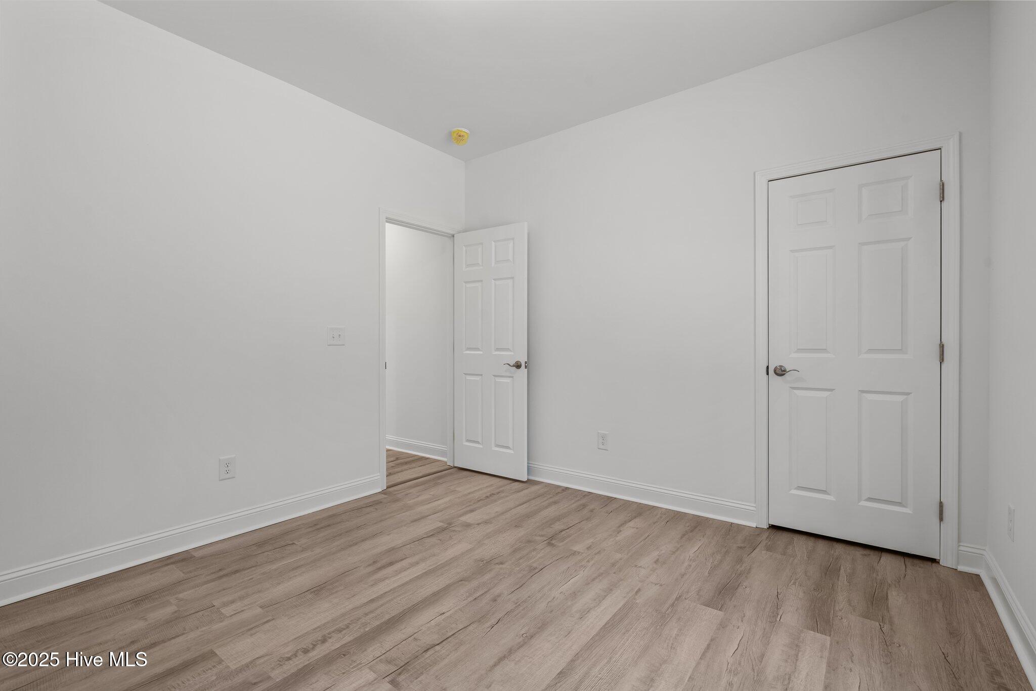 225 Lakeway Drive Property Photo 28