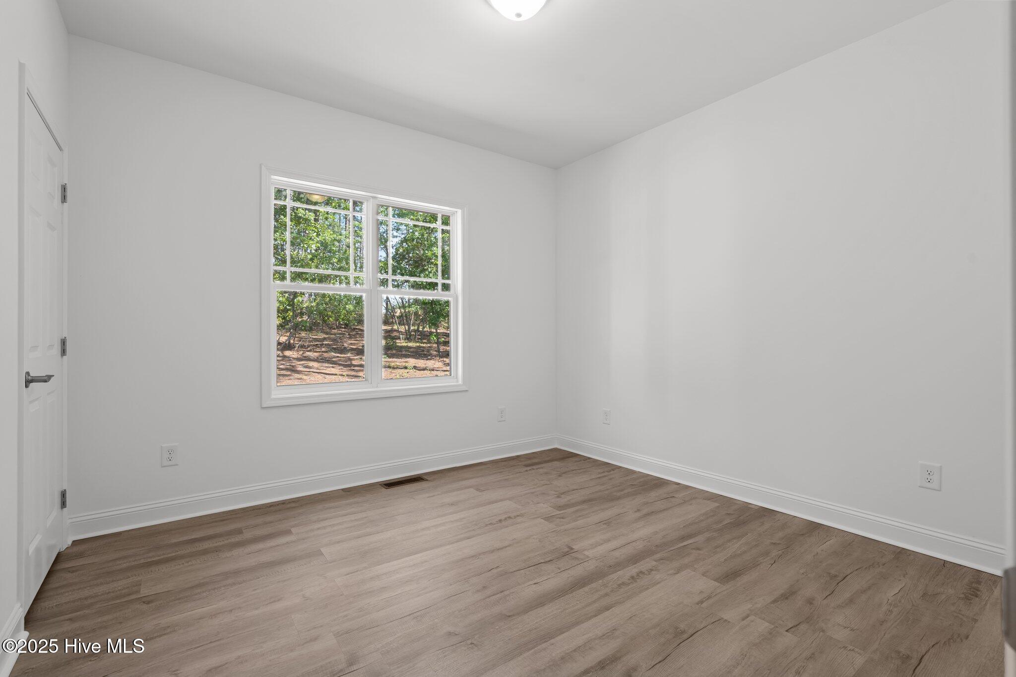 225 Lakeway Drive Property Photo 29