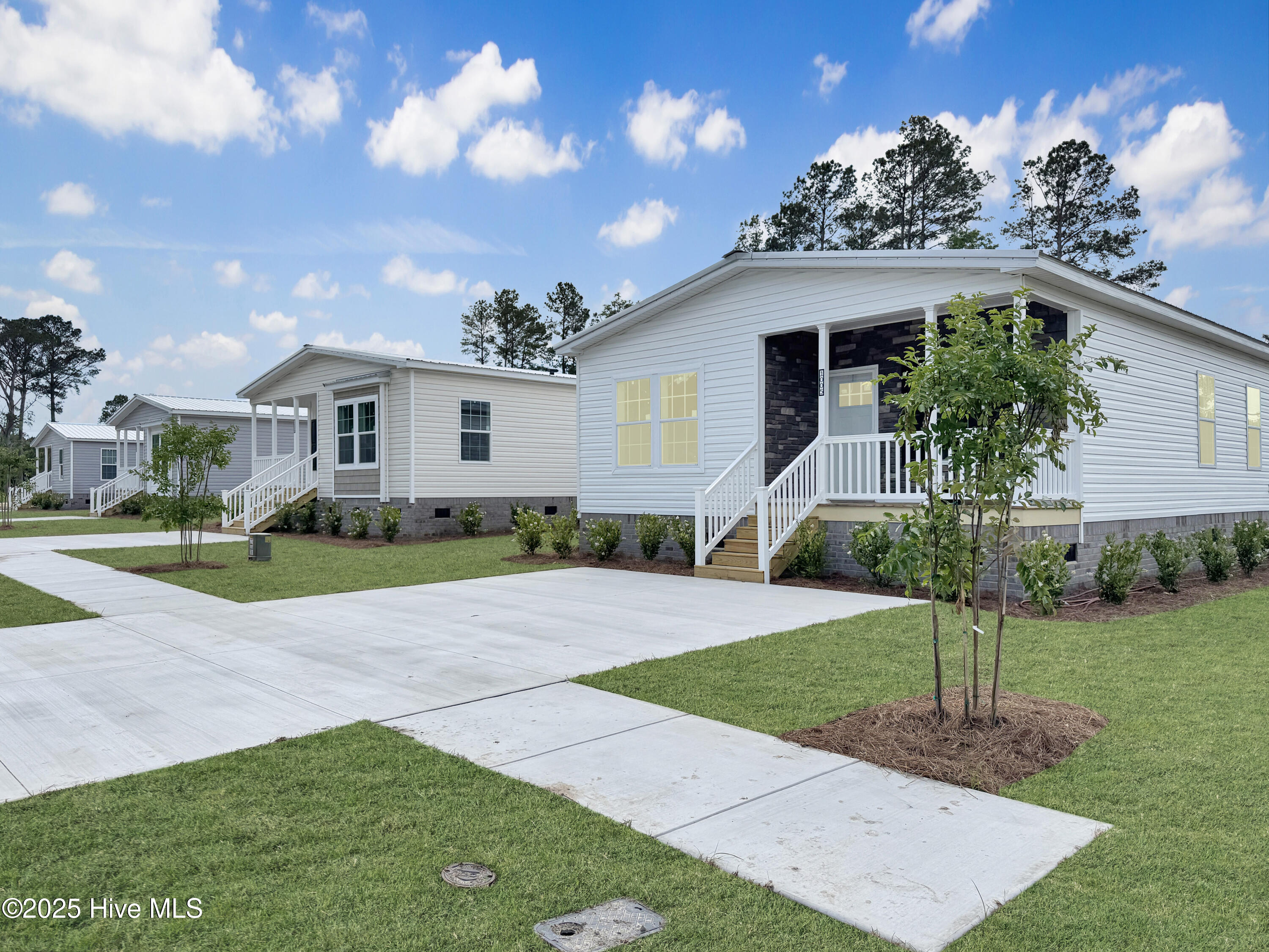 1005 Pine Ridge Court Property Photo 8