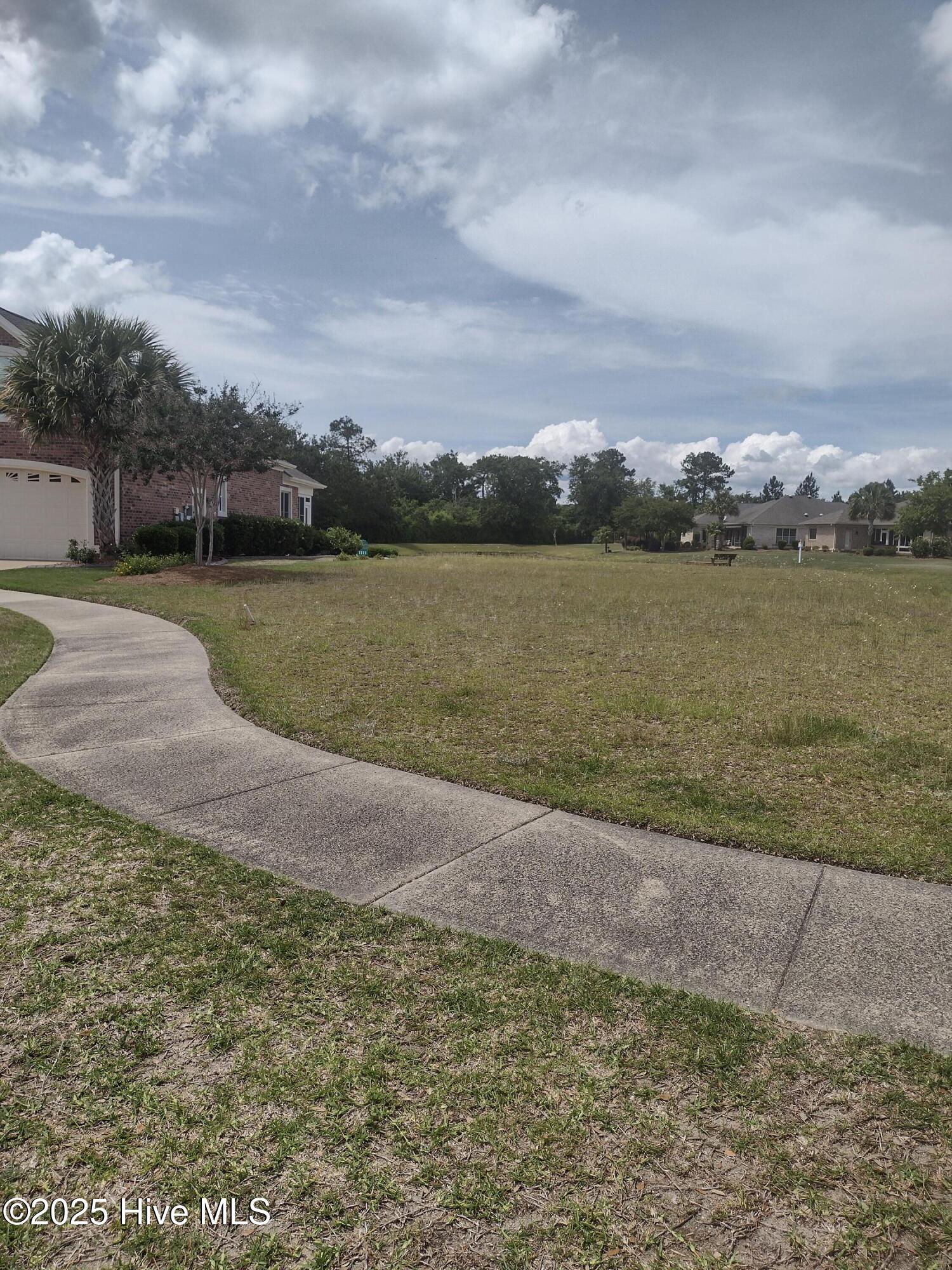 2292 Oak Pine Court Property Photo 2