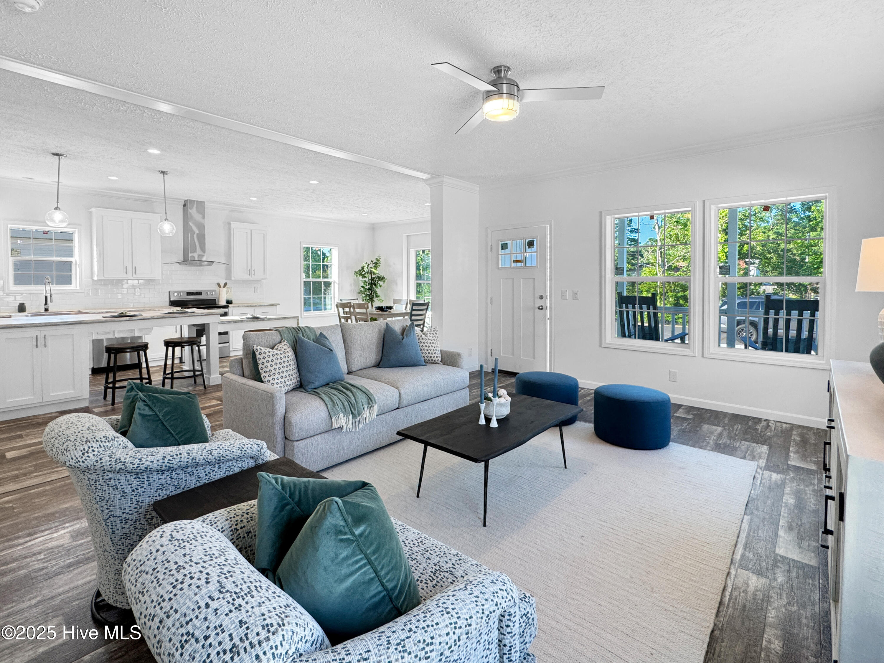 1009 Pine Ridge Court Property Photo 3