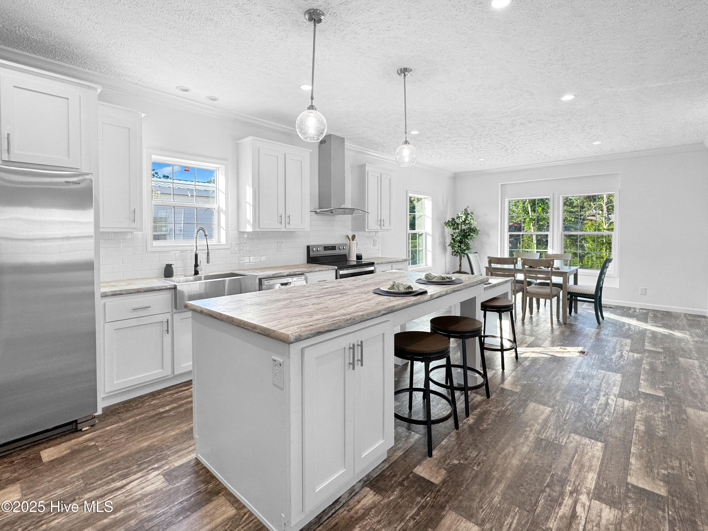 1009 Pine Ridge Court Property Photo 11