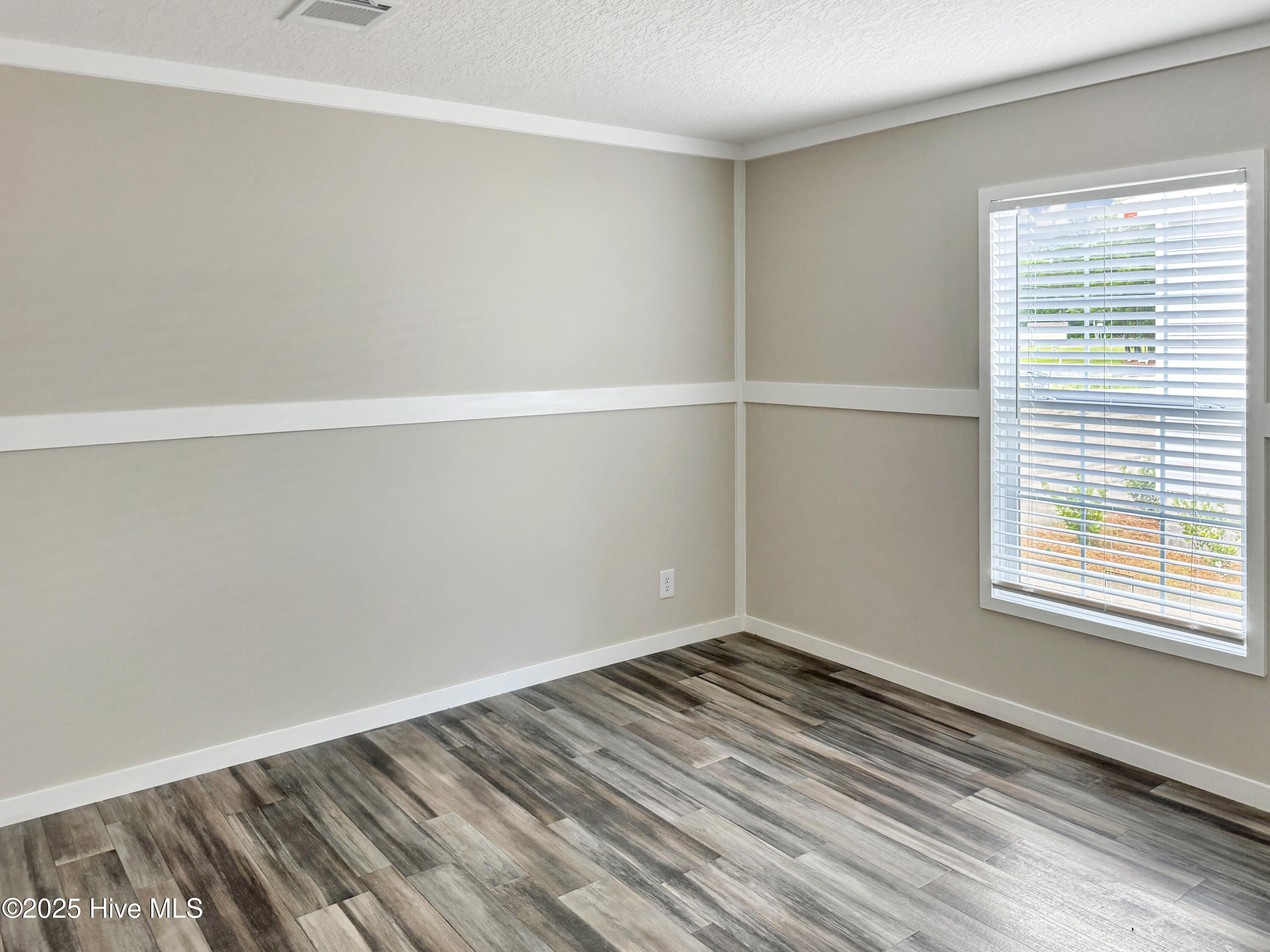 1017 Pine Ridge Court Property Photo 6