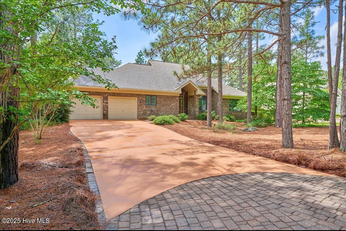 38 Pinebrook Drive Property Photo 3