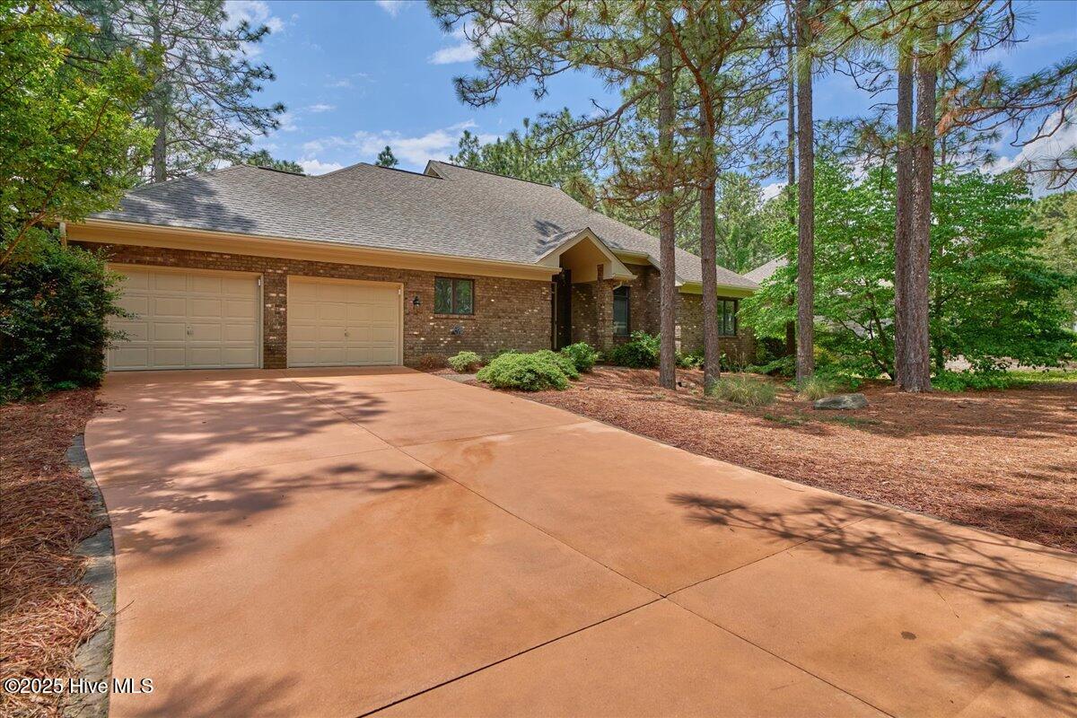 38 Pinebrook Drive Property Photo 4