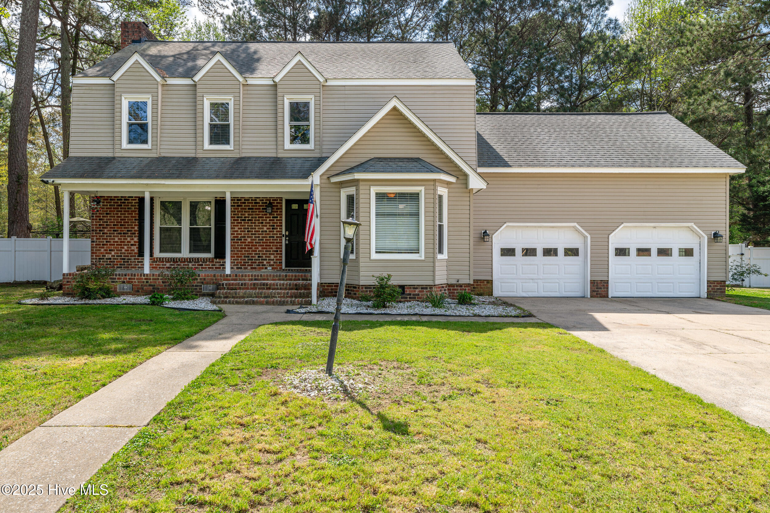 103 E Raintree Lane Property Photo