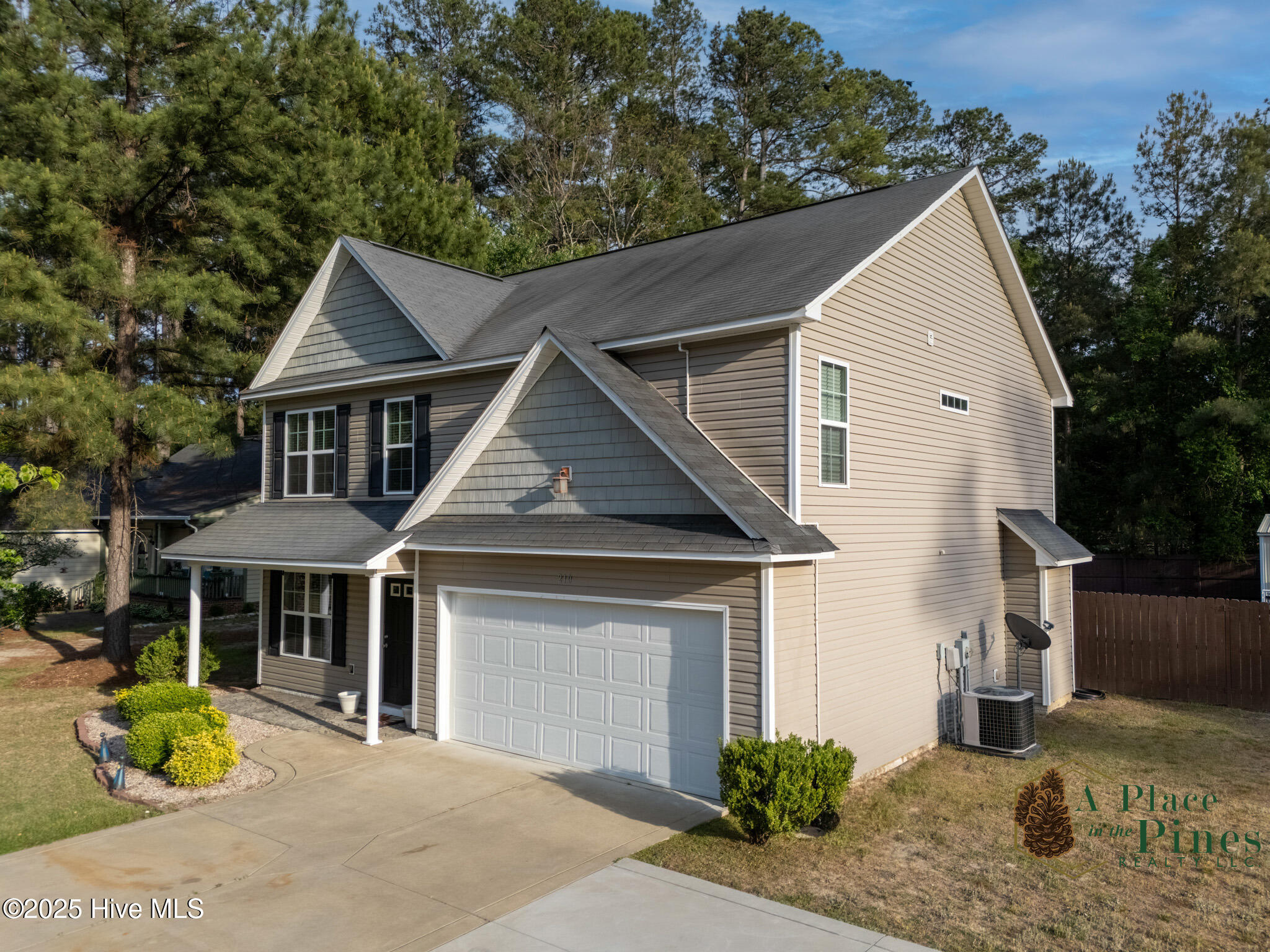 210 Pinewood Avenue Property Photo