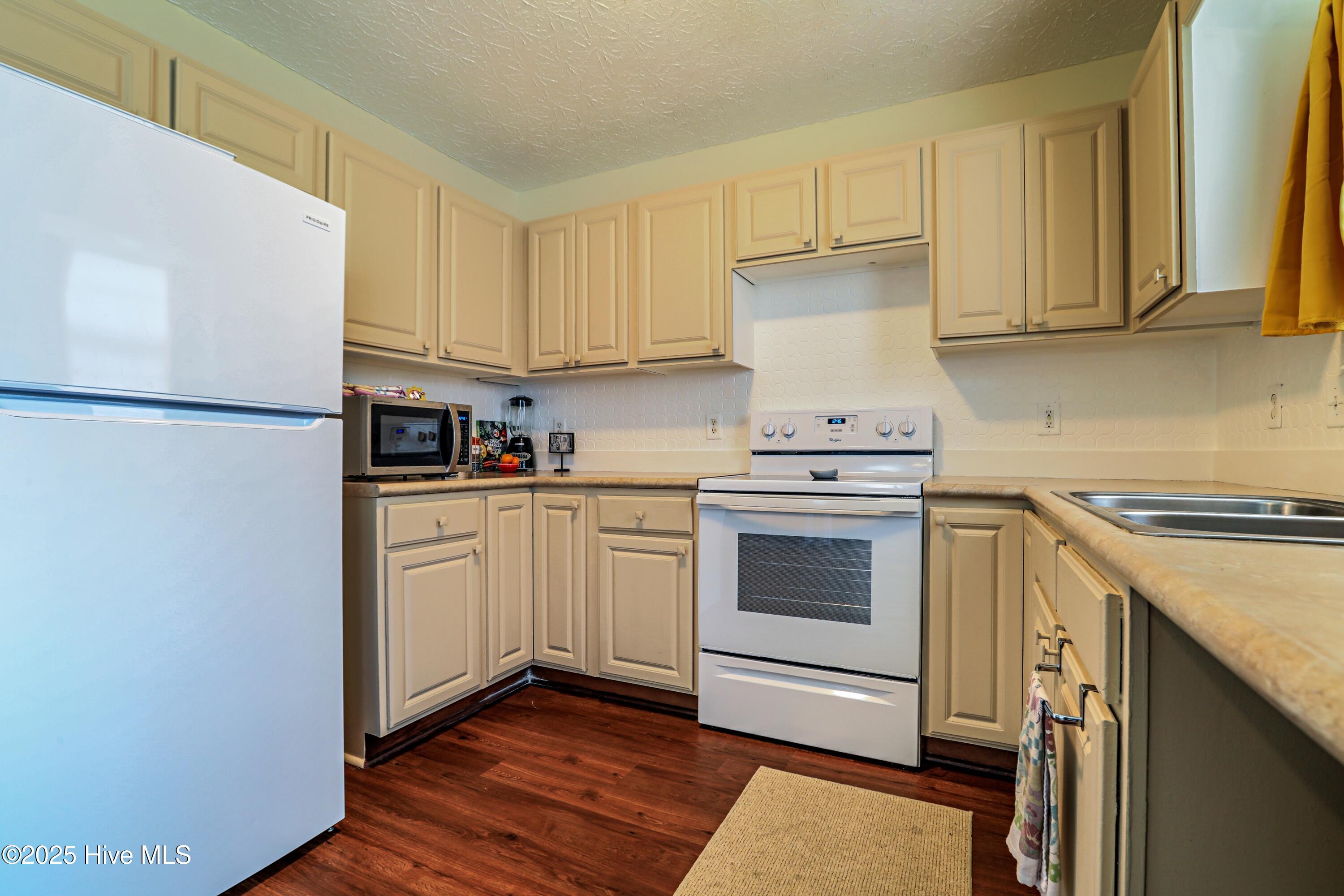 229 Red Carnation Drive Property Photo 8