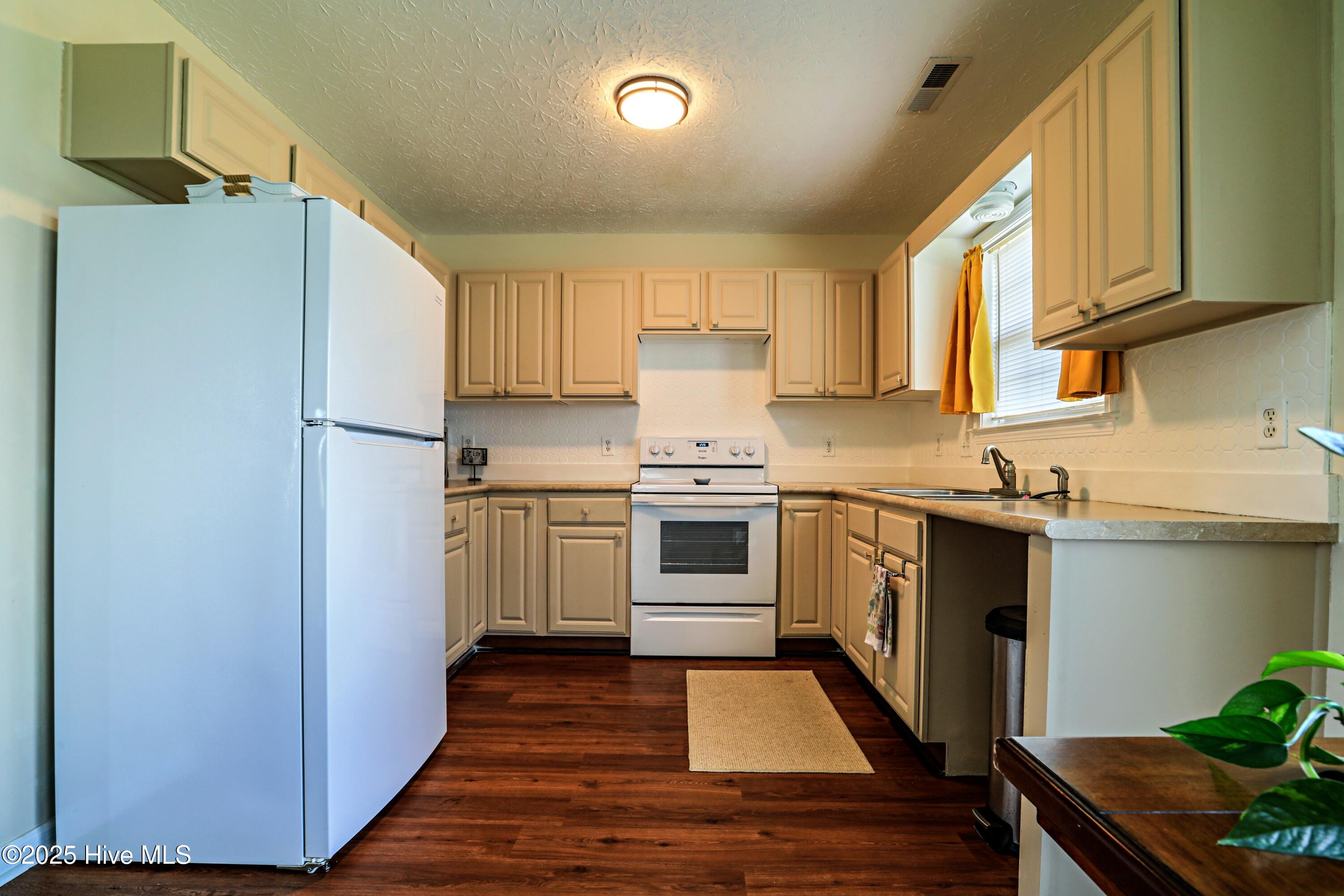 229 Red Carnation Drive Property Photo 10