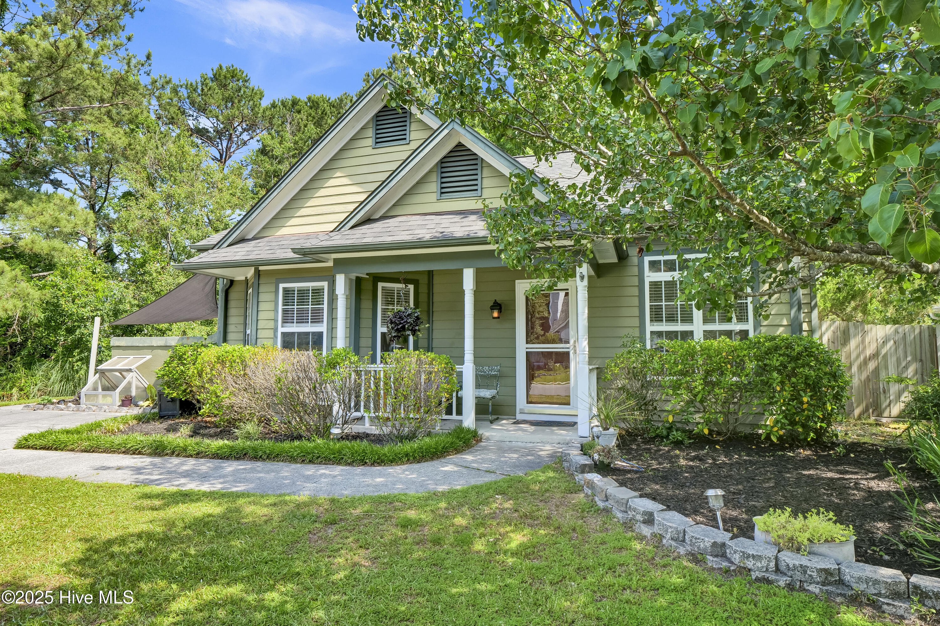 2216 Sapling Circle Property Photo