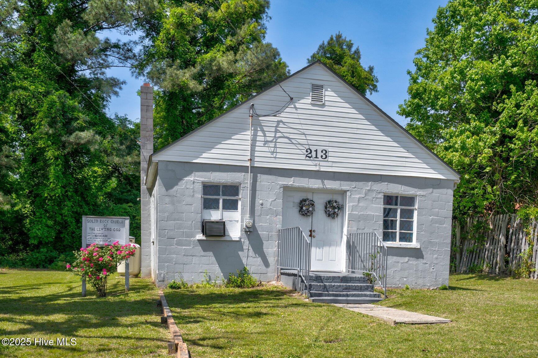213 Warren Street Property Photo