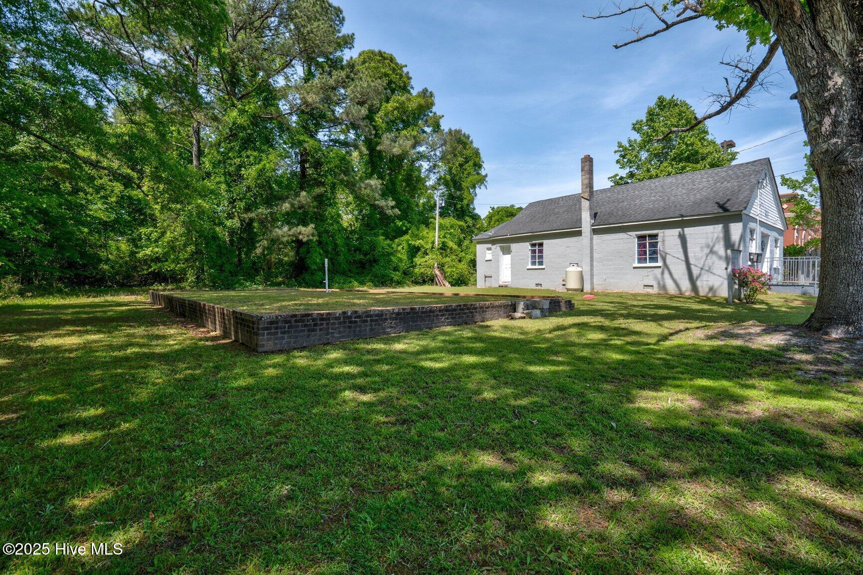 213 Warren Street Property Photo 13