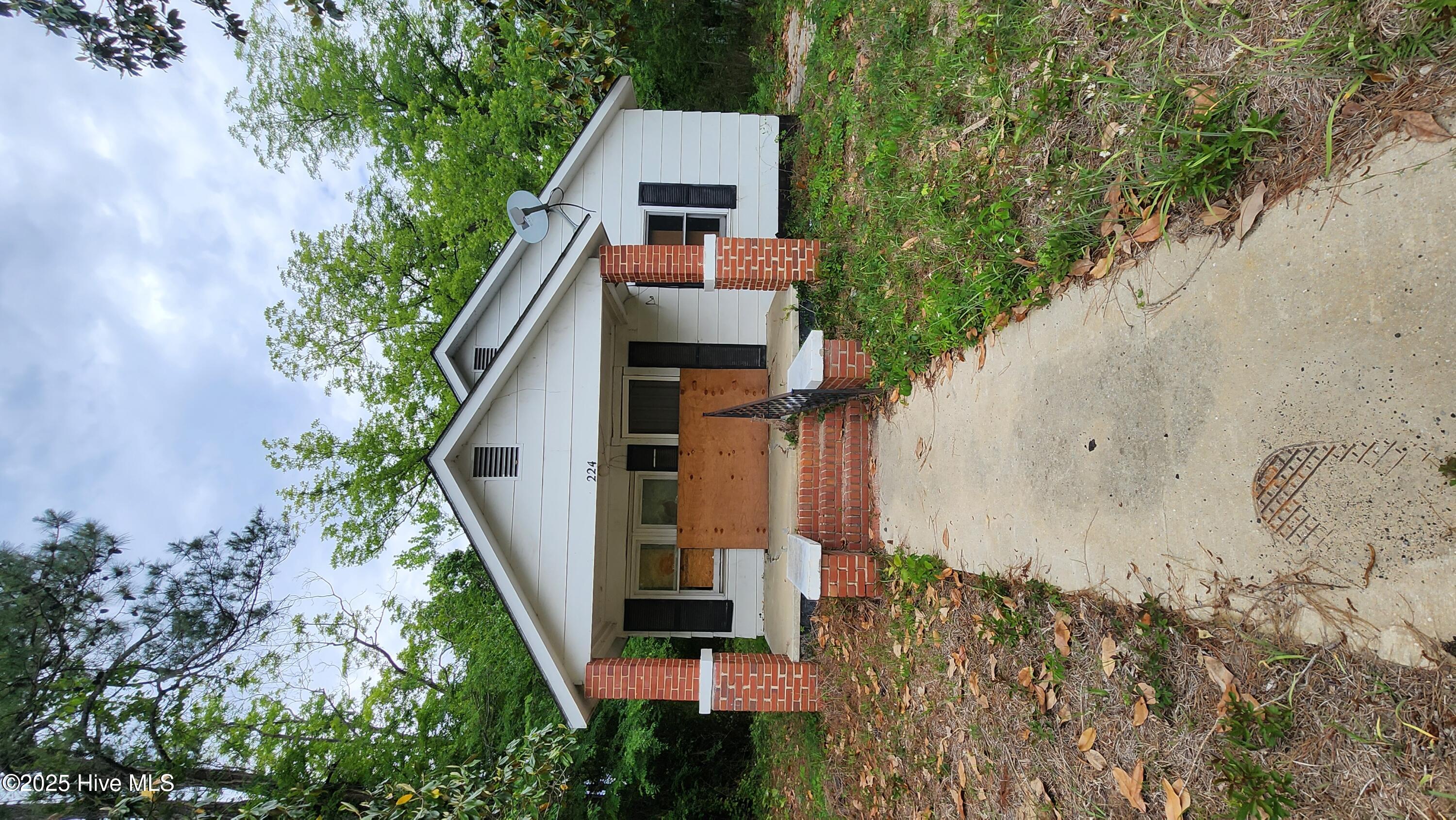 224 W Walter Street Property Photo