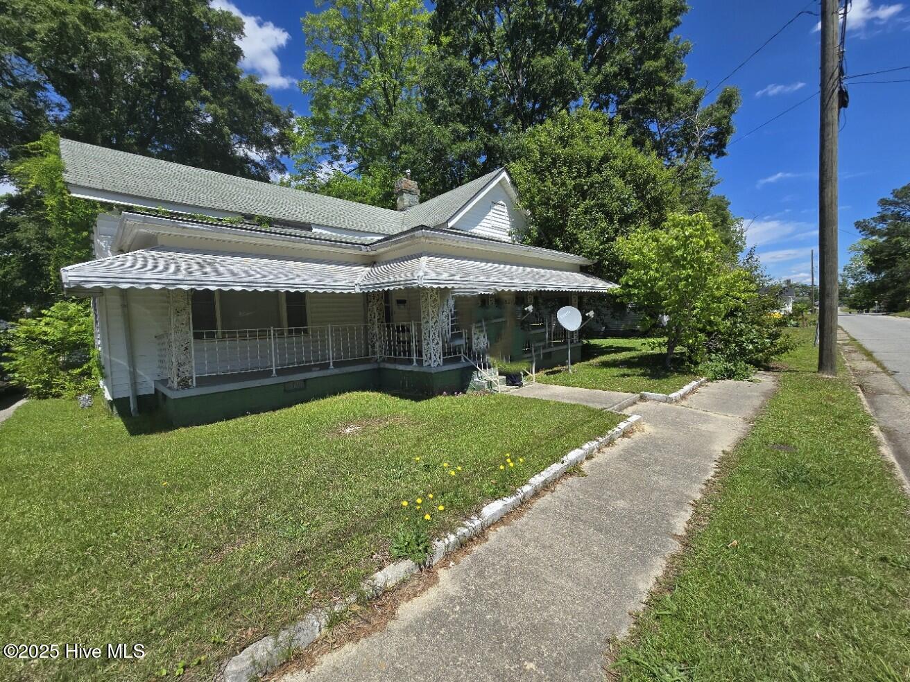 824 Beal Street Property Photo 2