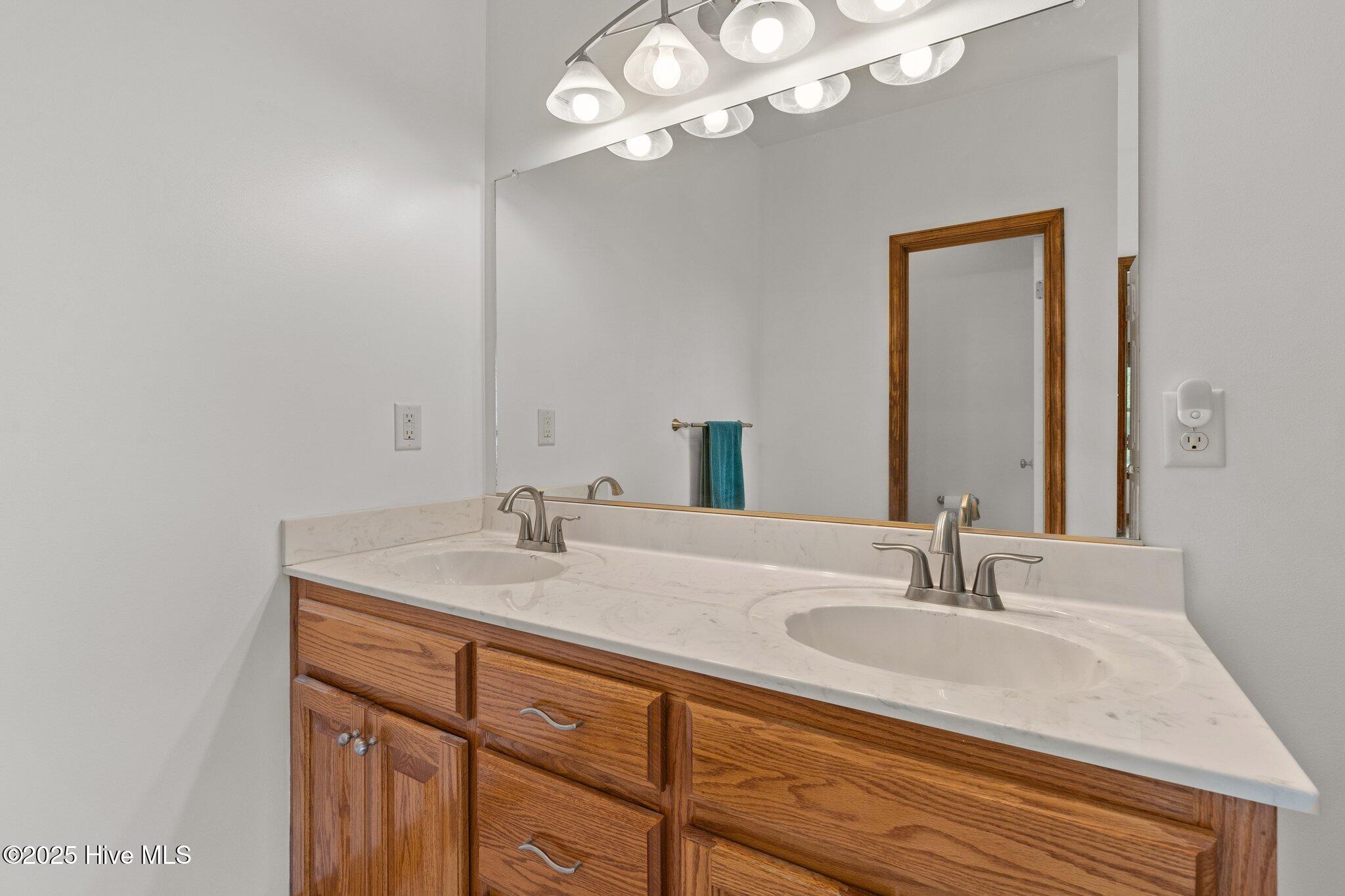102 East Point Estates Court Property Photo 17
