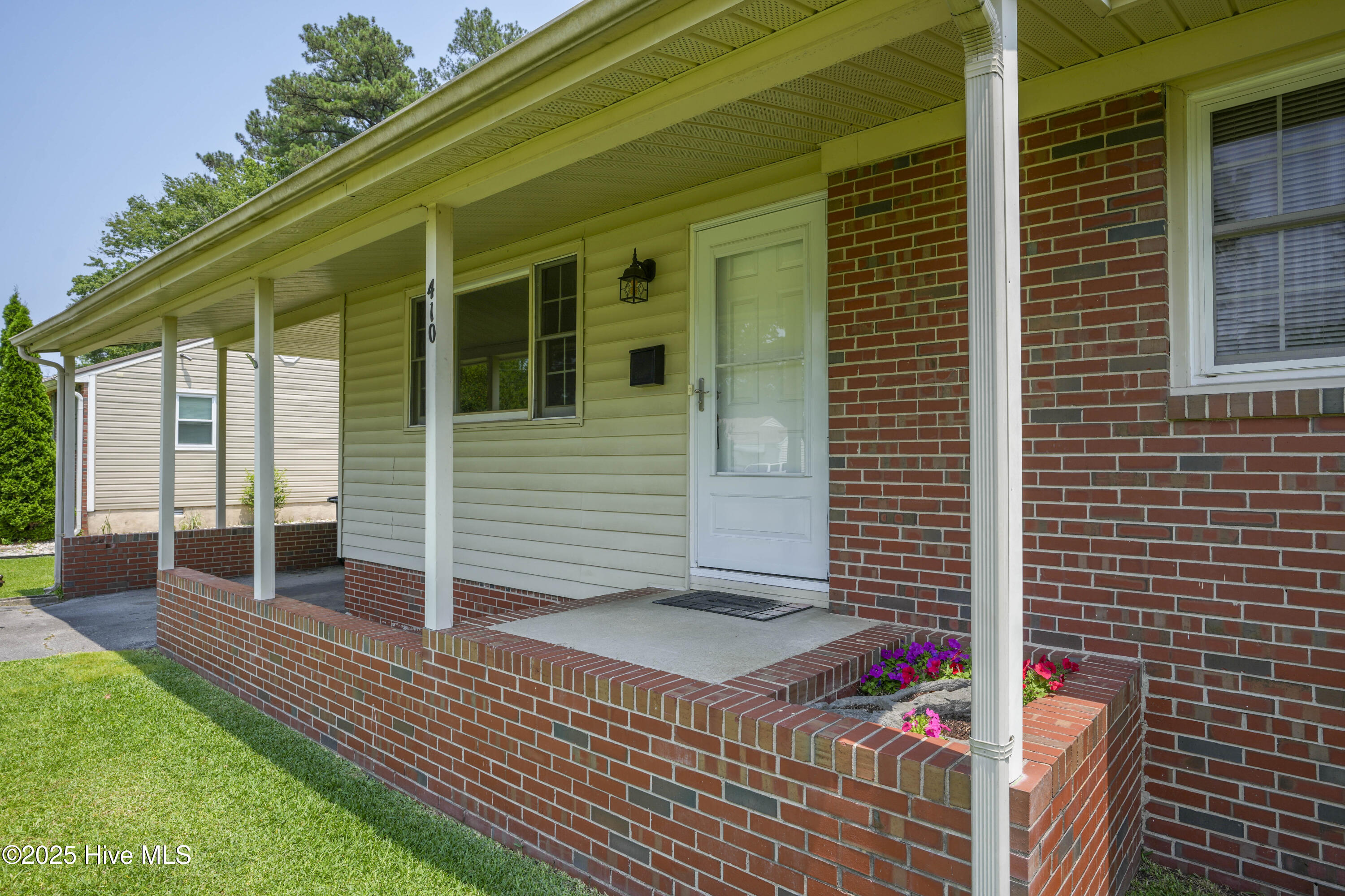 410 Cheyenne Road Property Photo 2