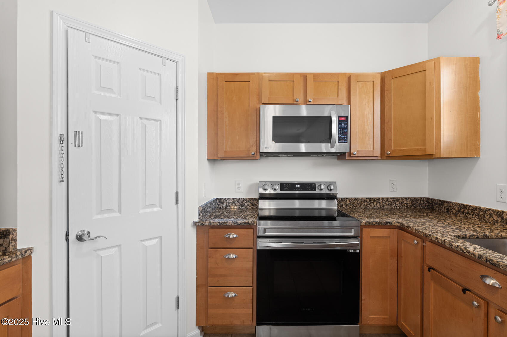 110 Borough Nest Drive Property Photo 14