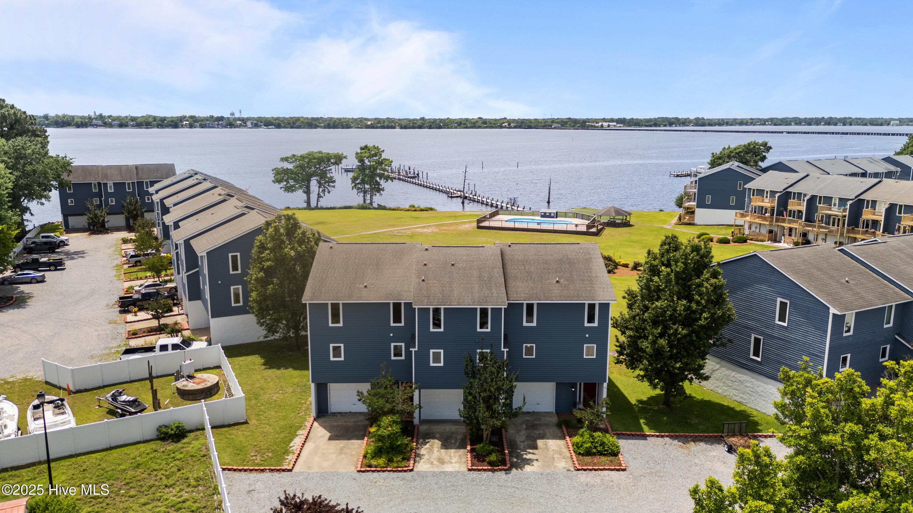 15 Eastern Shore Townhouses Property Photo