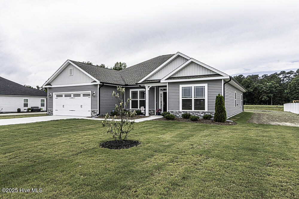 5044 Golden Willow Drive Property Photo 3